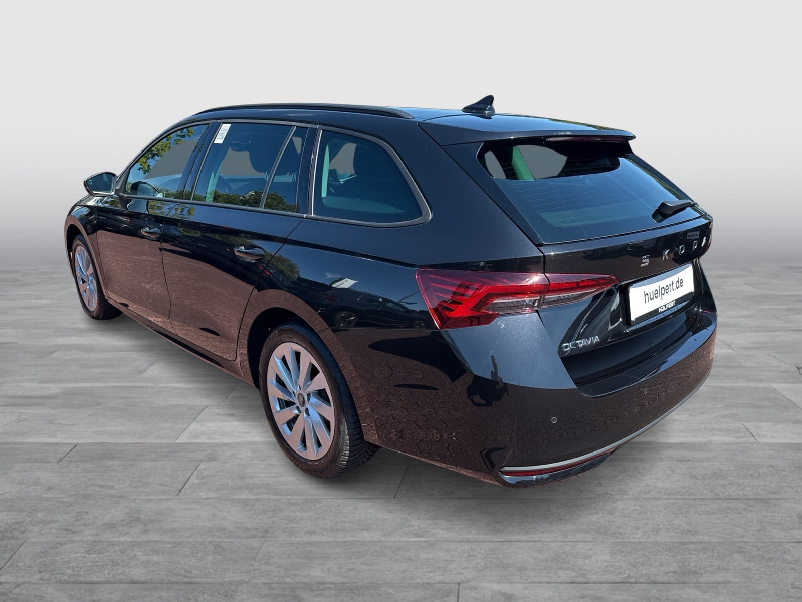 Skoda Octavia Combi 2.0 SELECTION AHK CAM ACC NAVI