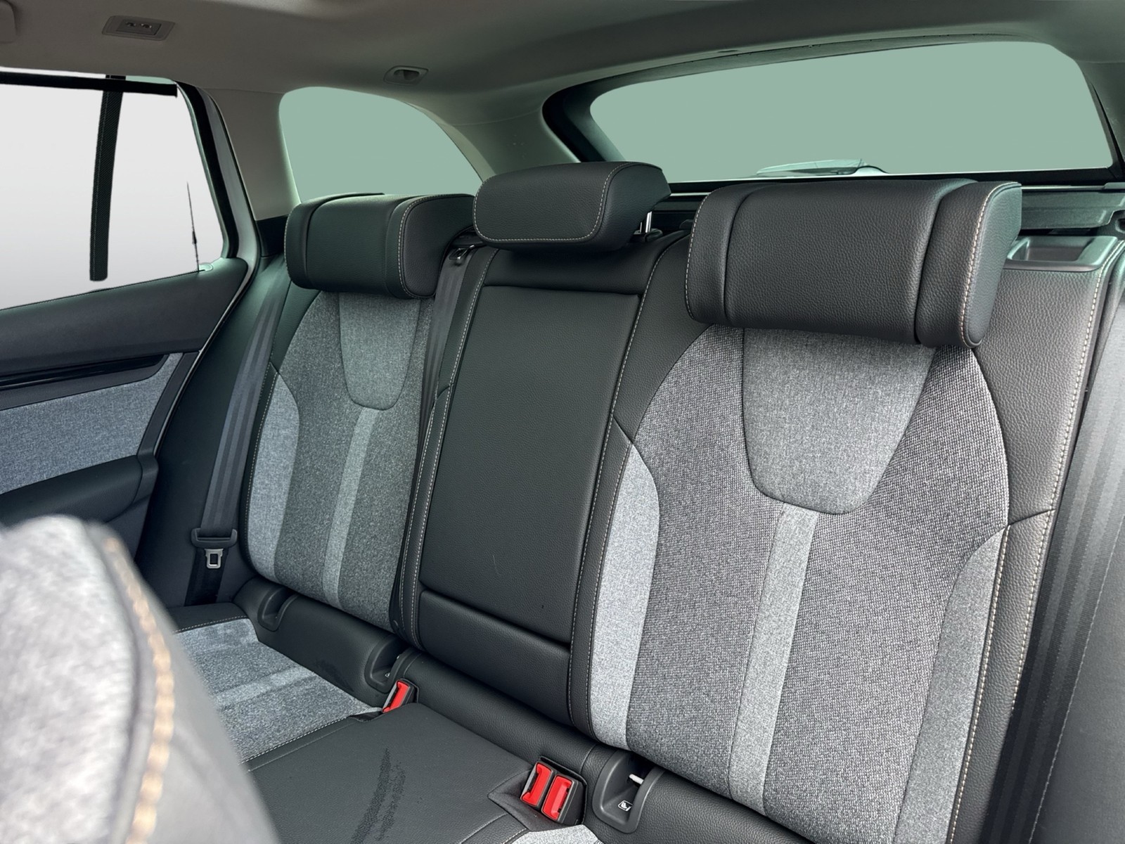 Skoda Octavia Combi 2.0 TOUR PANO 360°CAM ACC HEAD-UP