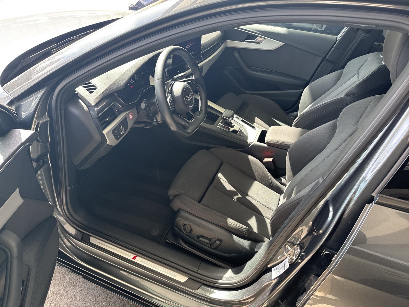 Audi A4 Avant 30 S LINE BLACKPAK CAM LM19 eKLAPPE NAVI+