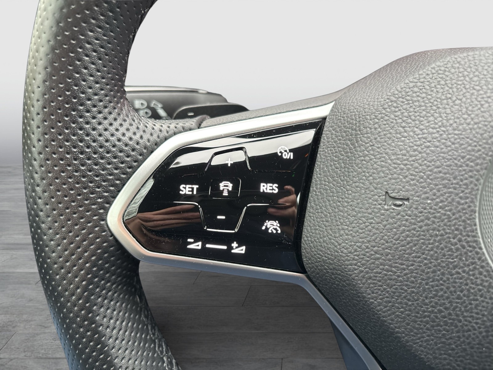 Volkswagen Golf 2.0 GTD BLACK STYLE H.KARDON ALU19