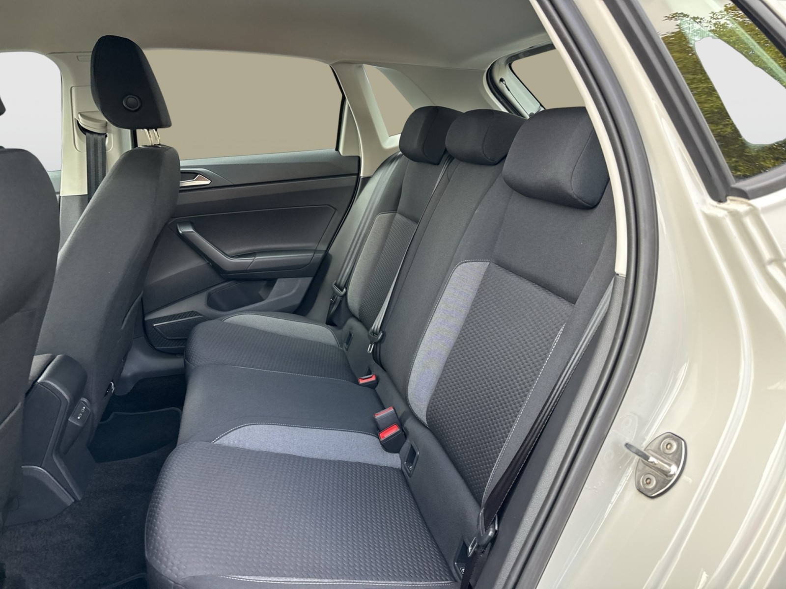 Volkswagen Polo 1.0 LIFE NAVI CARPLAY SITZHEIZUNG LED KLIMA