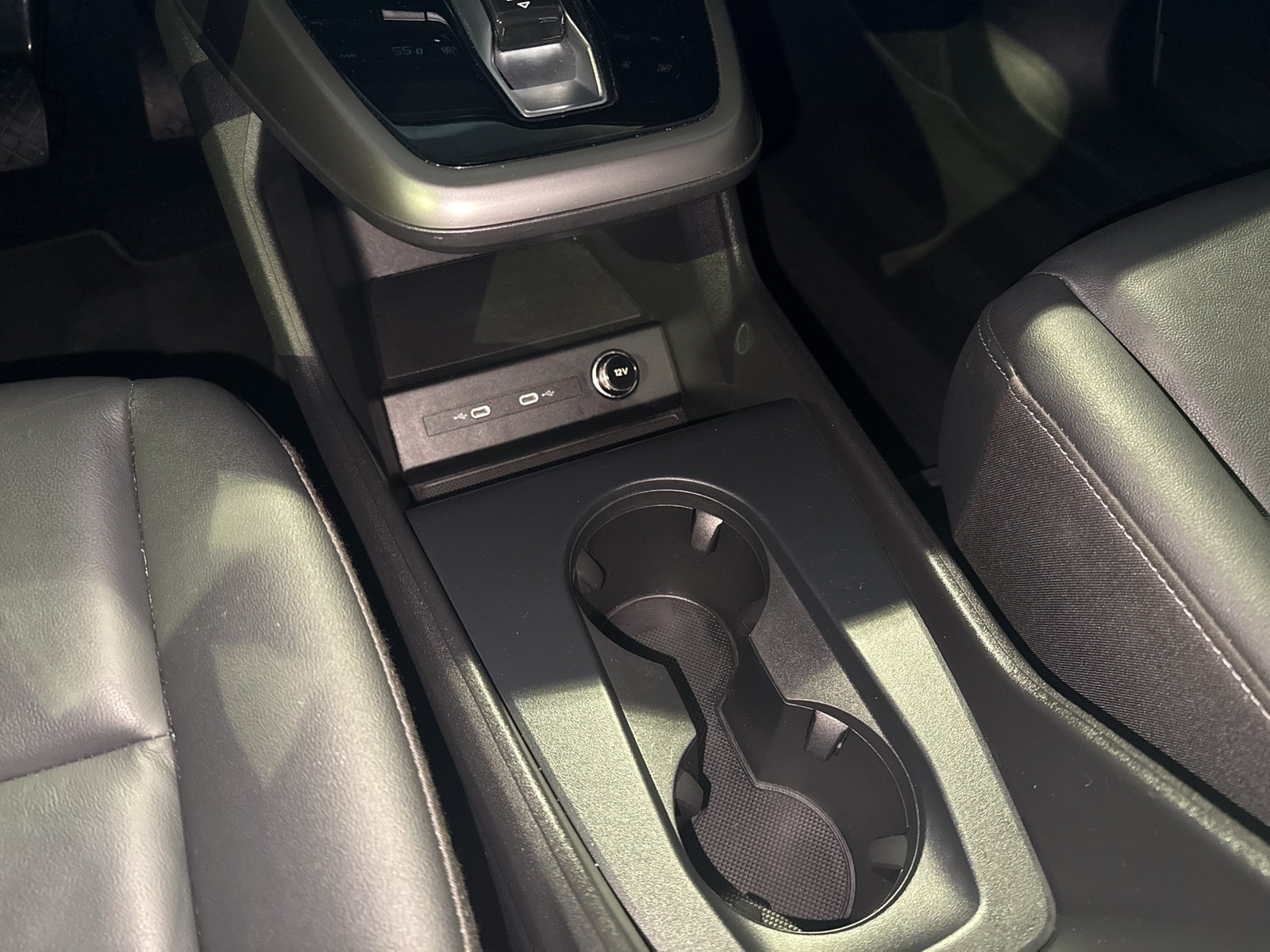 Audi Q4 e-tron 40 advanced PANO KAMERA ALU19 NAVI+