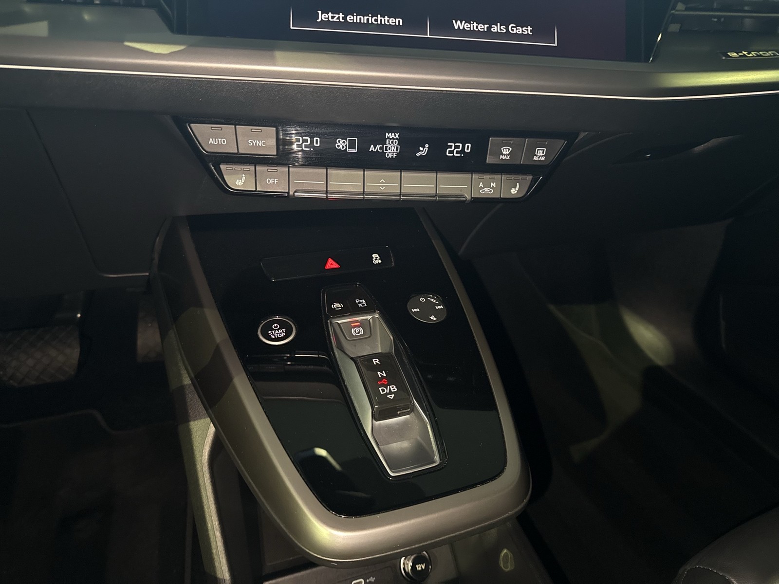 Audi Q4 e-tron 40 advanced PANO KAMERA ALU19 NAVI+