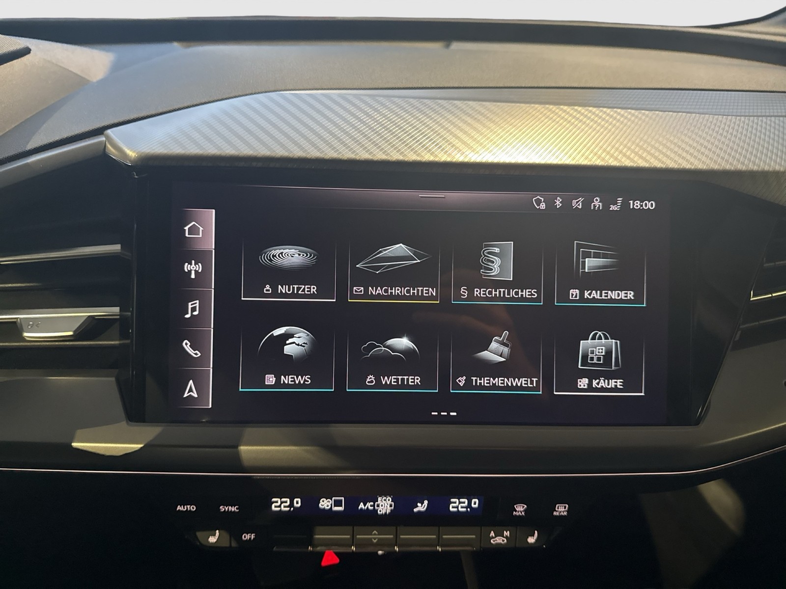 Audi Q4 e-tron 40 advanced PANO KAMERA ALU19 NAVI+