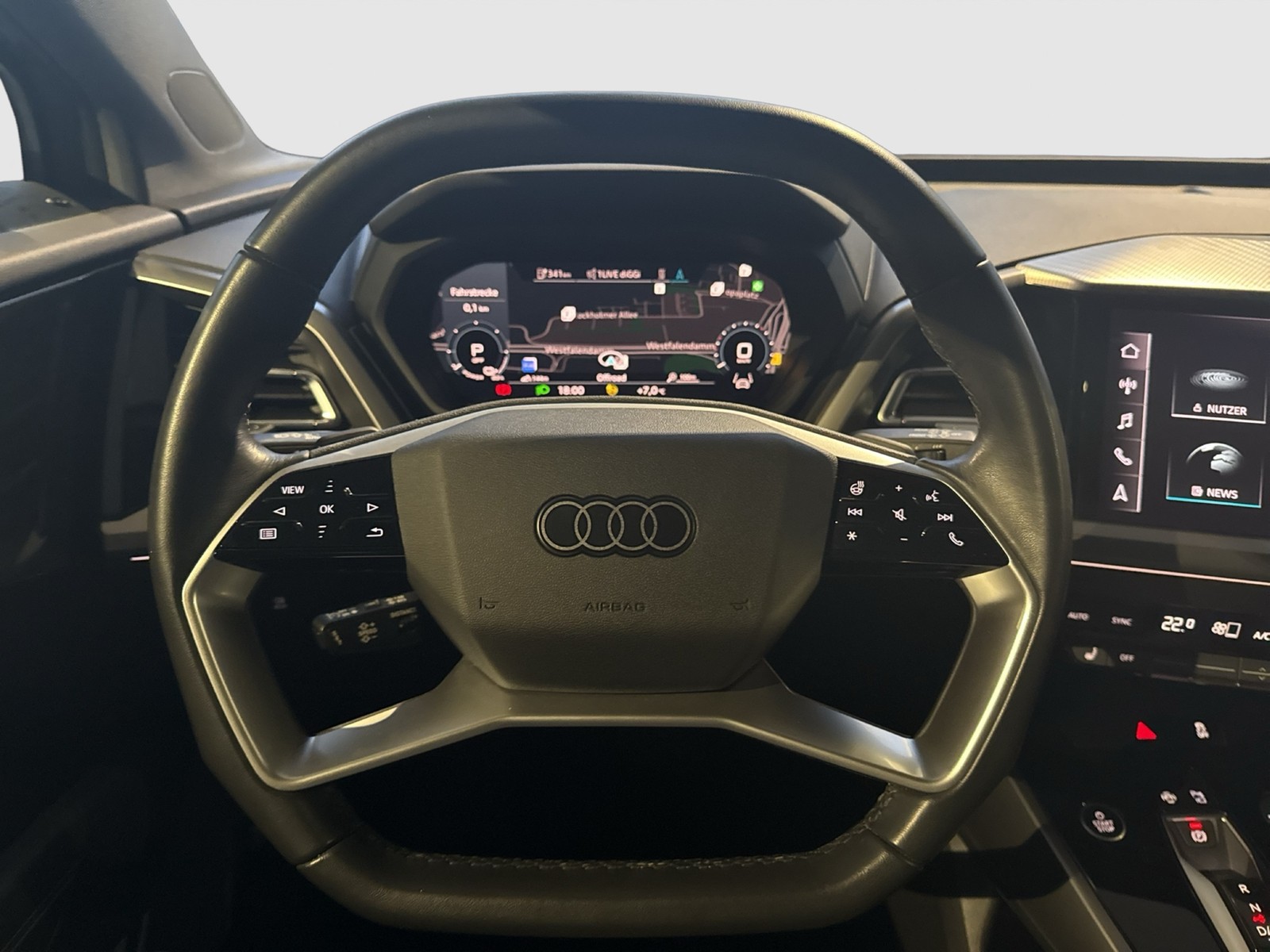 Audi Q4 e-tron 40 advanced PANO KAMERA ALU19 NAVI+