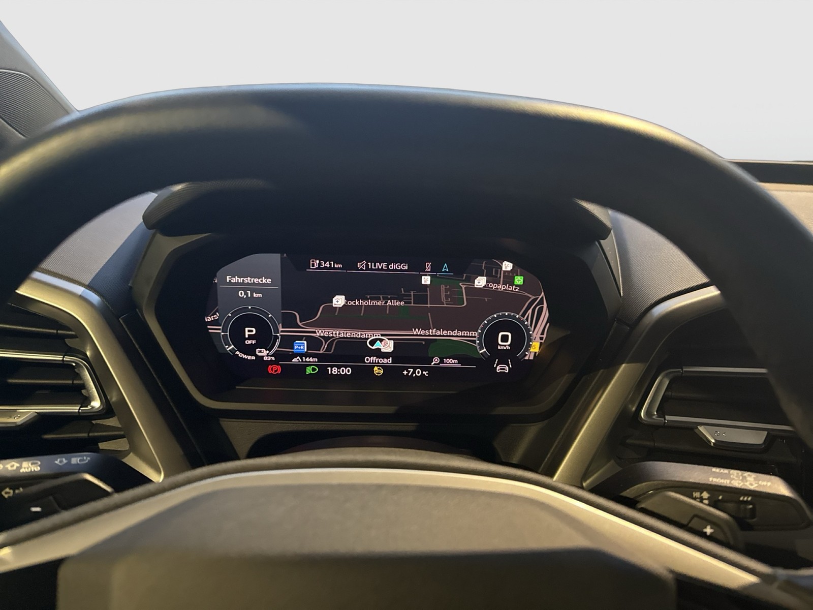 Audi Q4 e-tron 40 advanced PANO KAMERA ALU19 NAVI+