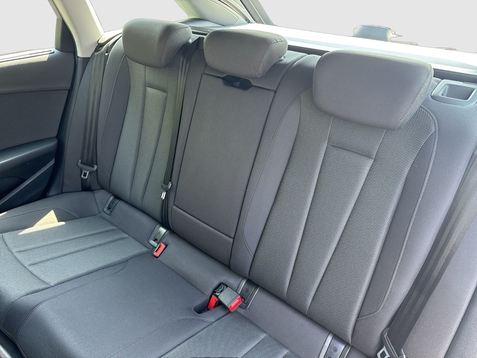 Audi A4 Avant 35 NAVI+ ALU SITZHZ. TEMPOMAT EINPARKH.