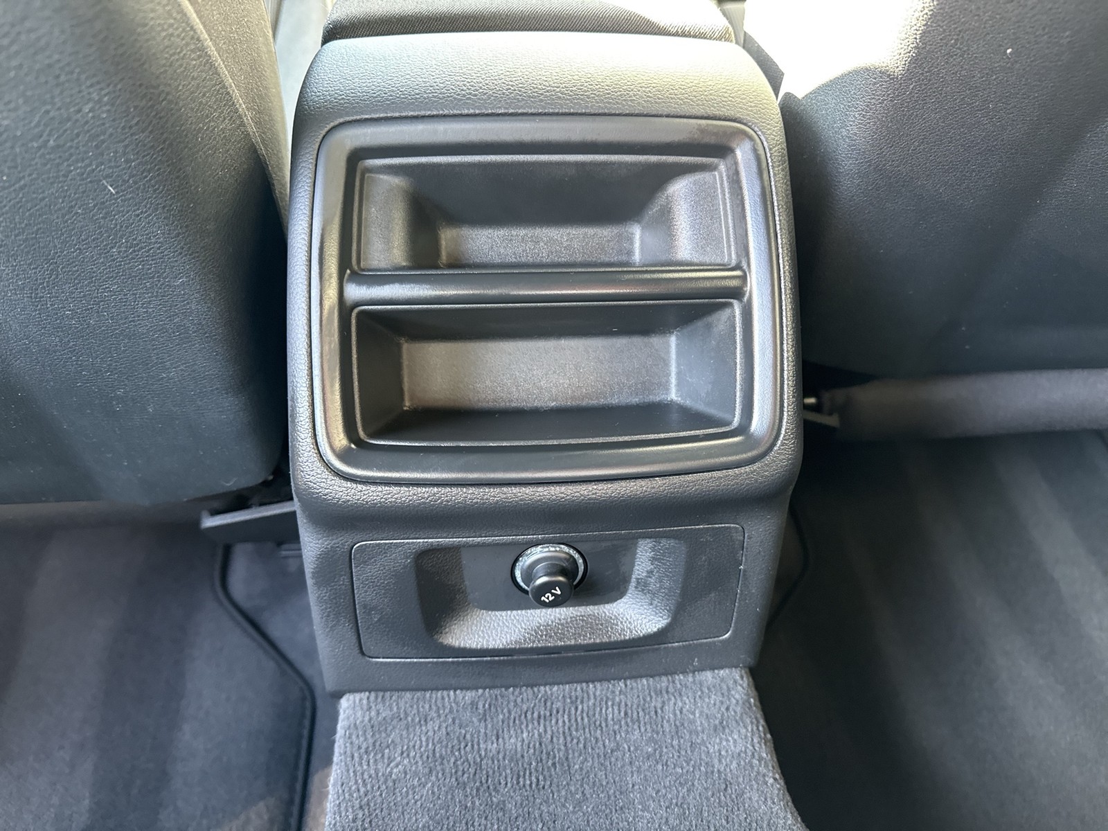 Audi A4 Avant 40 S LINE BLACKPAK CAM ALU19 MATRIX