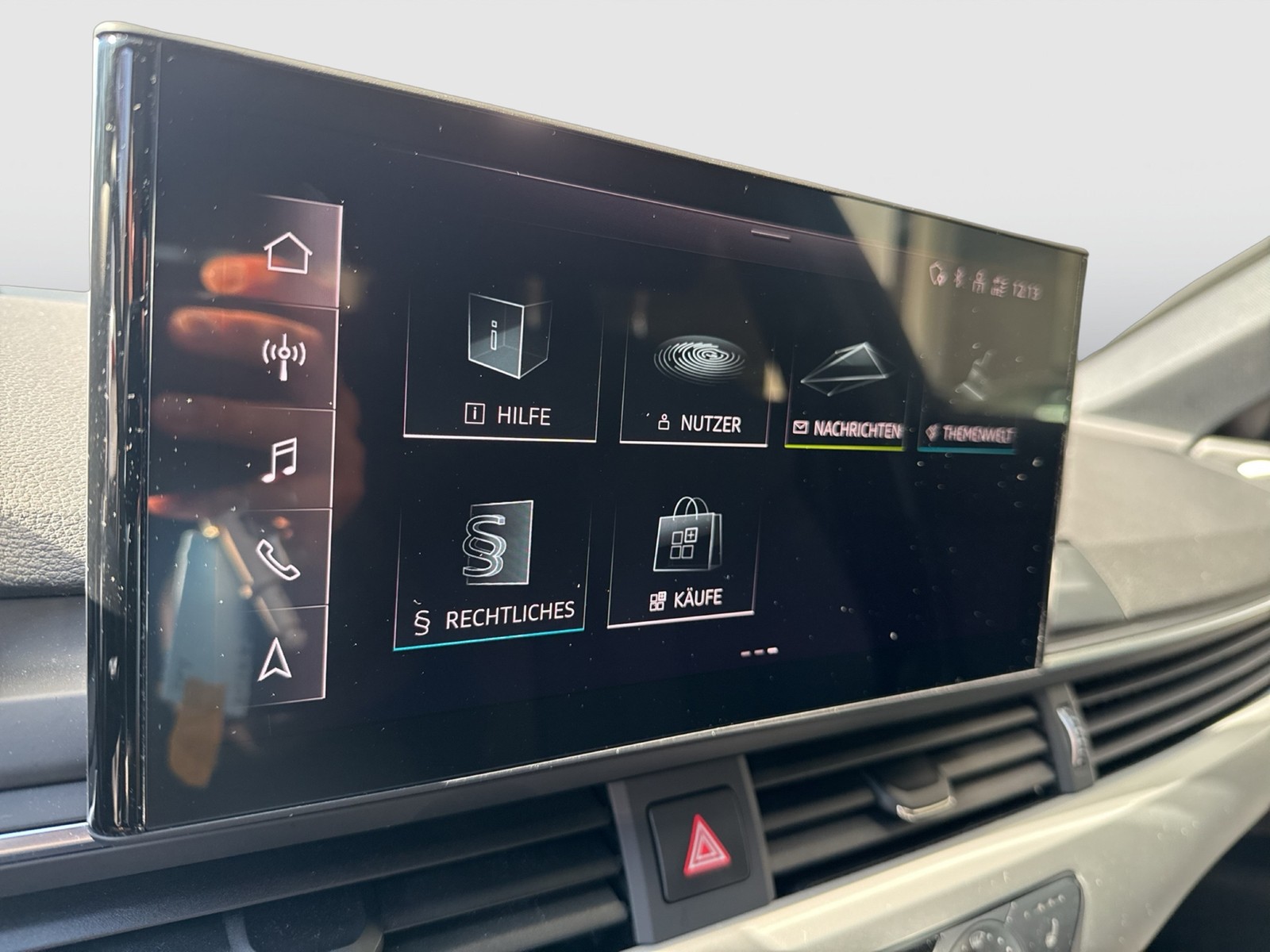 Audi A4 Avant 40 S LINE BLACKPAK CAM ALU19 MATRIX