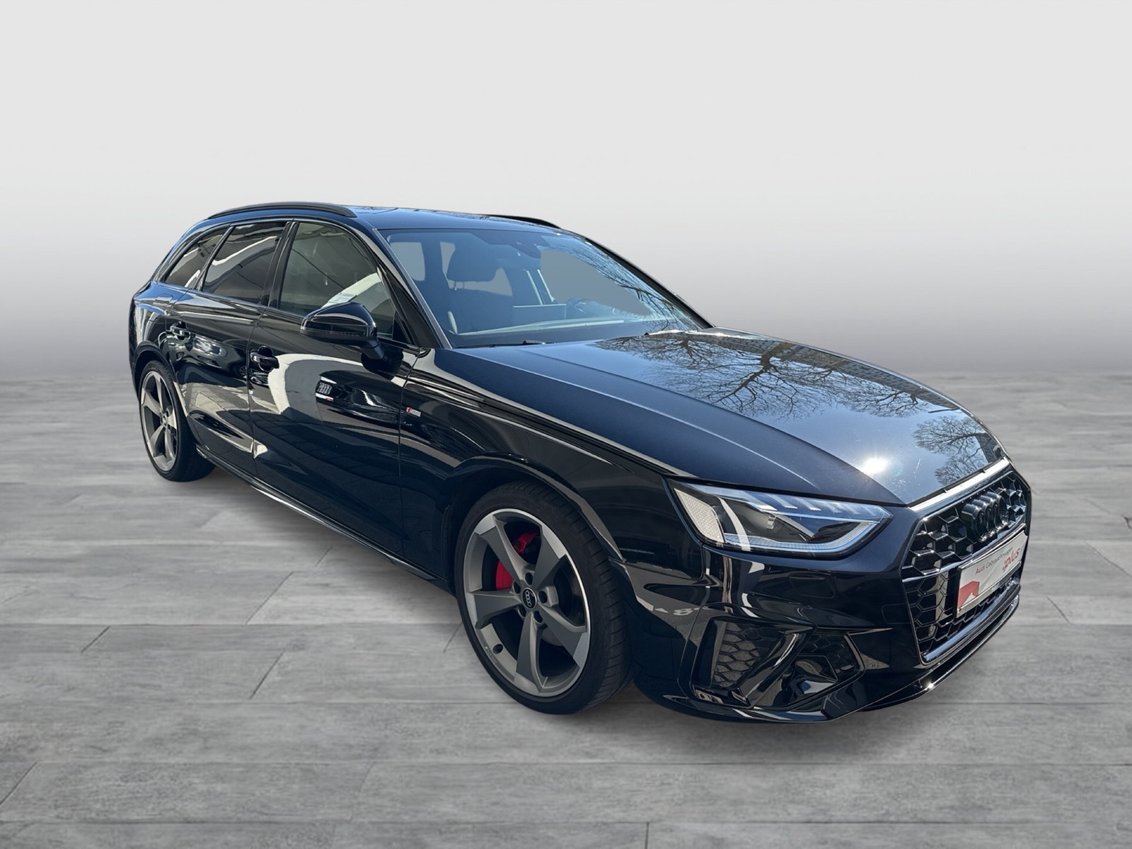 Audi A4 Avant 40 S LINE BLACKPAK CAM ALU19 MATRIX