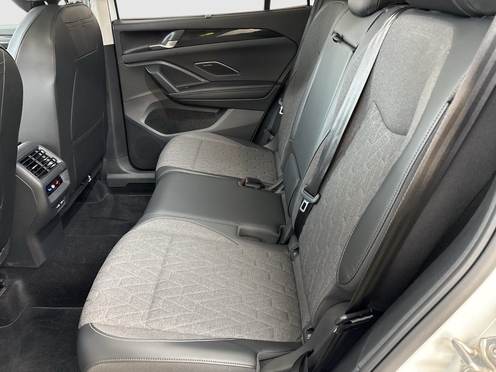 Volkswagen Tayron 1.5 eTSI LIFE HARMAN KARDON AHK CAM ACC