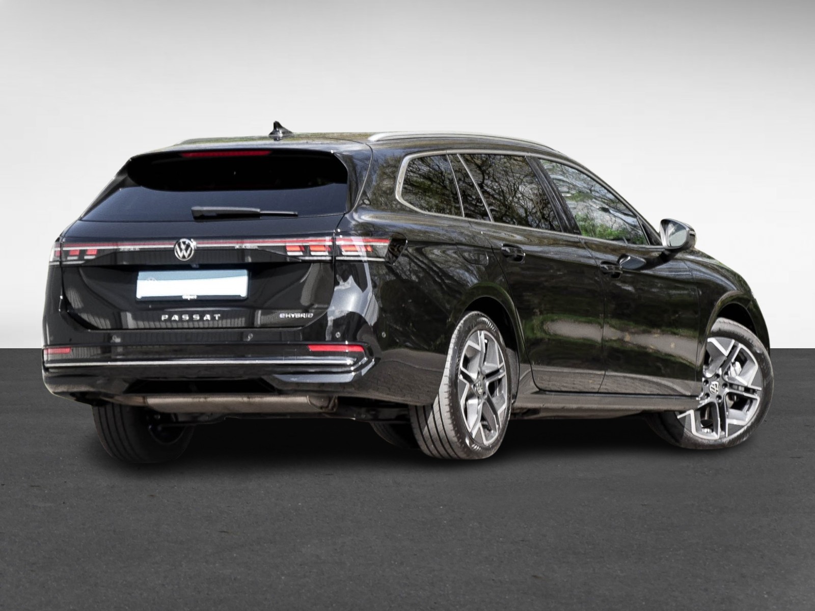 Volkswagen Passat Variant 1.5 HYBRID ELEGANCE PANO AHK LM18
