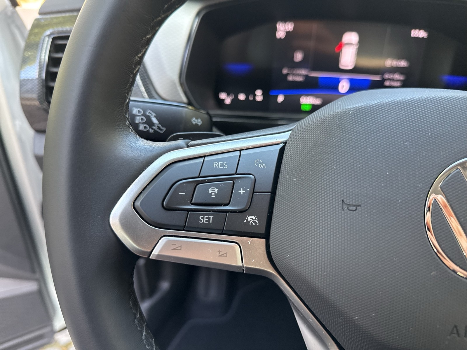 Volkswagen T-Cross 1.5 LIFE CAM ACC NAVI CARPLAY ALU SITZHZ