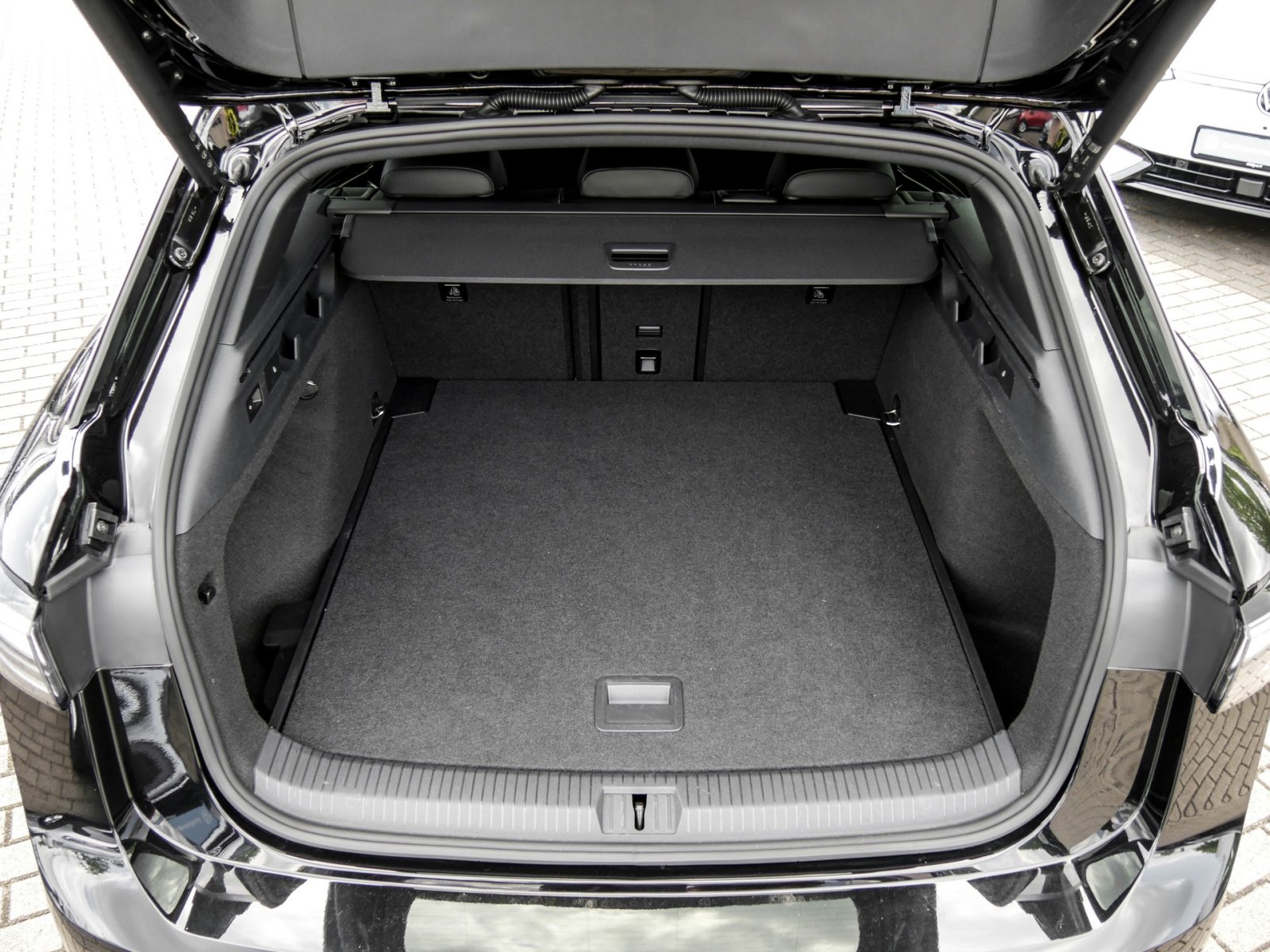 Volkswagen ID.7 Tourer PRO AHK 360°CAM ACC LM20 E-KLAPPE
