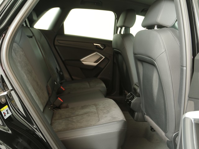 Audi Q3 45 HYBRID S LINE BLACKPAK CAM ACC LM19 NAVI+