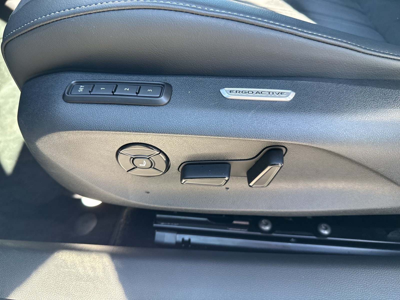 Volkswagen Passat Variant 2.0 BUSINESS AHK 360°CAM ACC NAVI