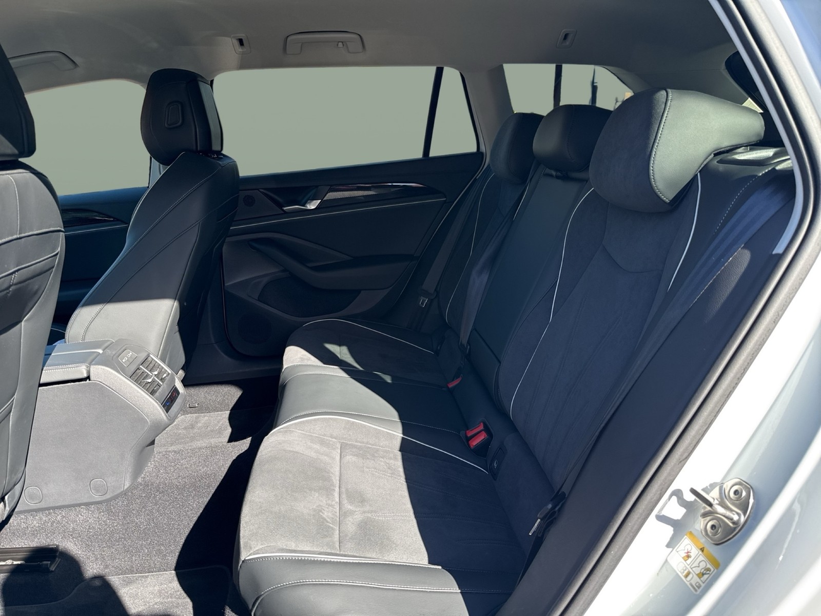 Volkswagen Passat Variant 2.0 BUSINESS AHK 360°CAM ACC NAVI