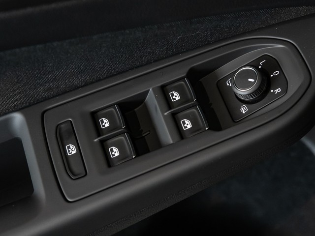 Volkswagen Golf 2.0 GTI BLACK STYLE H.KARDON ALU19 MATRIX