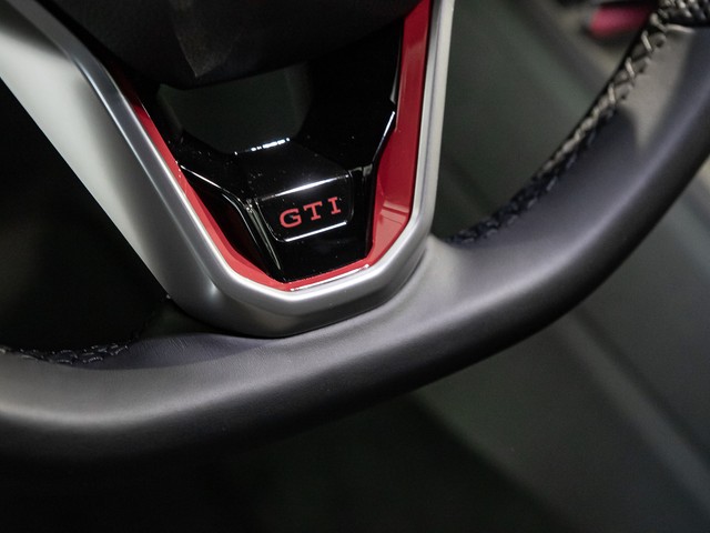 Volkswagen Golf 2.0 GTI BLACK STYLE H.KARDON ALU19 MATRIX