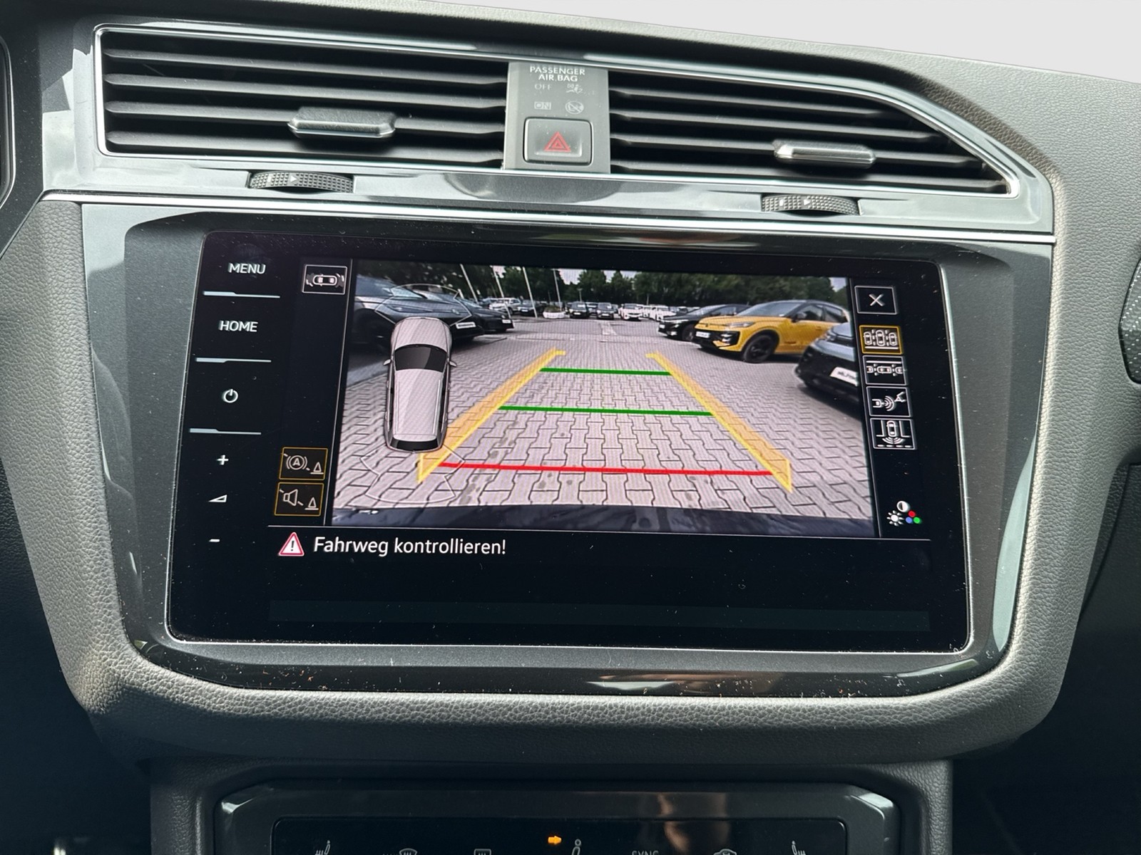 Volkswagen Tiguan 2.0 R-LINE 4X4 PANO AHK CAM LM20 MATRIX