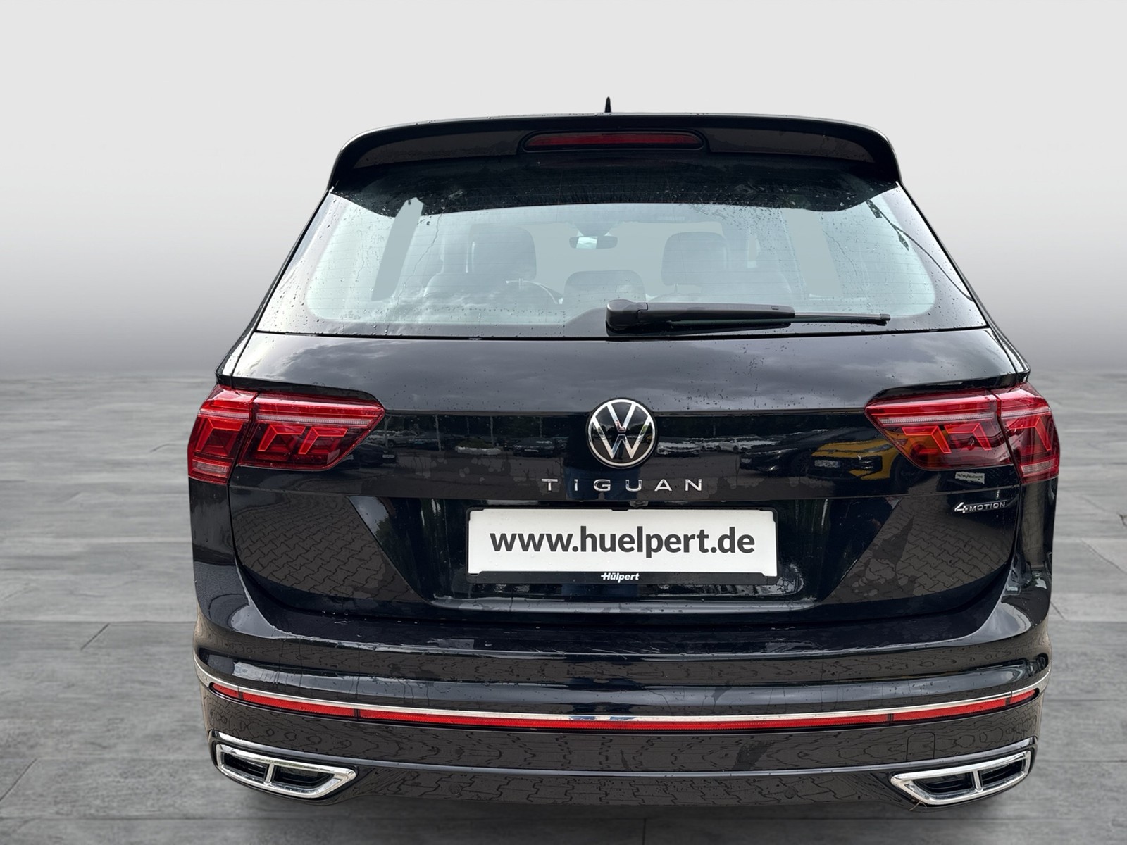 Volkswagen Tiguan 2.0 R-LINE 4X4 PANO AHK CAM LM20 MATRIX