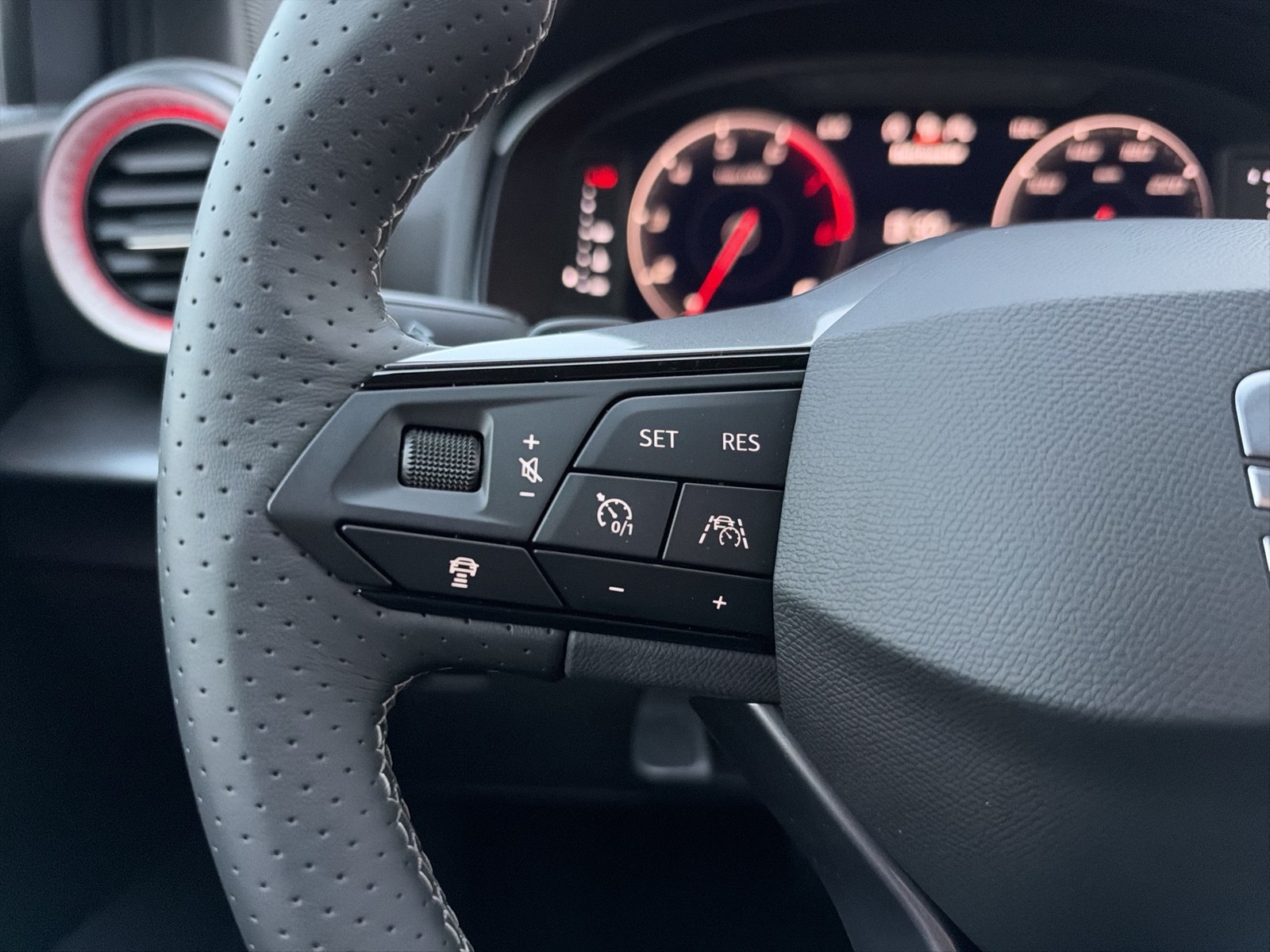 Seat Arona 1.5 FR FACELIFT CAM LM18 NAVI CARPLAY LED