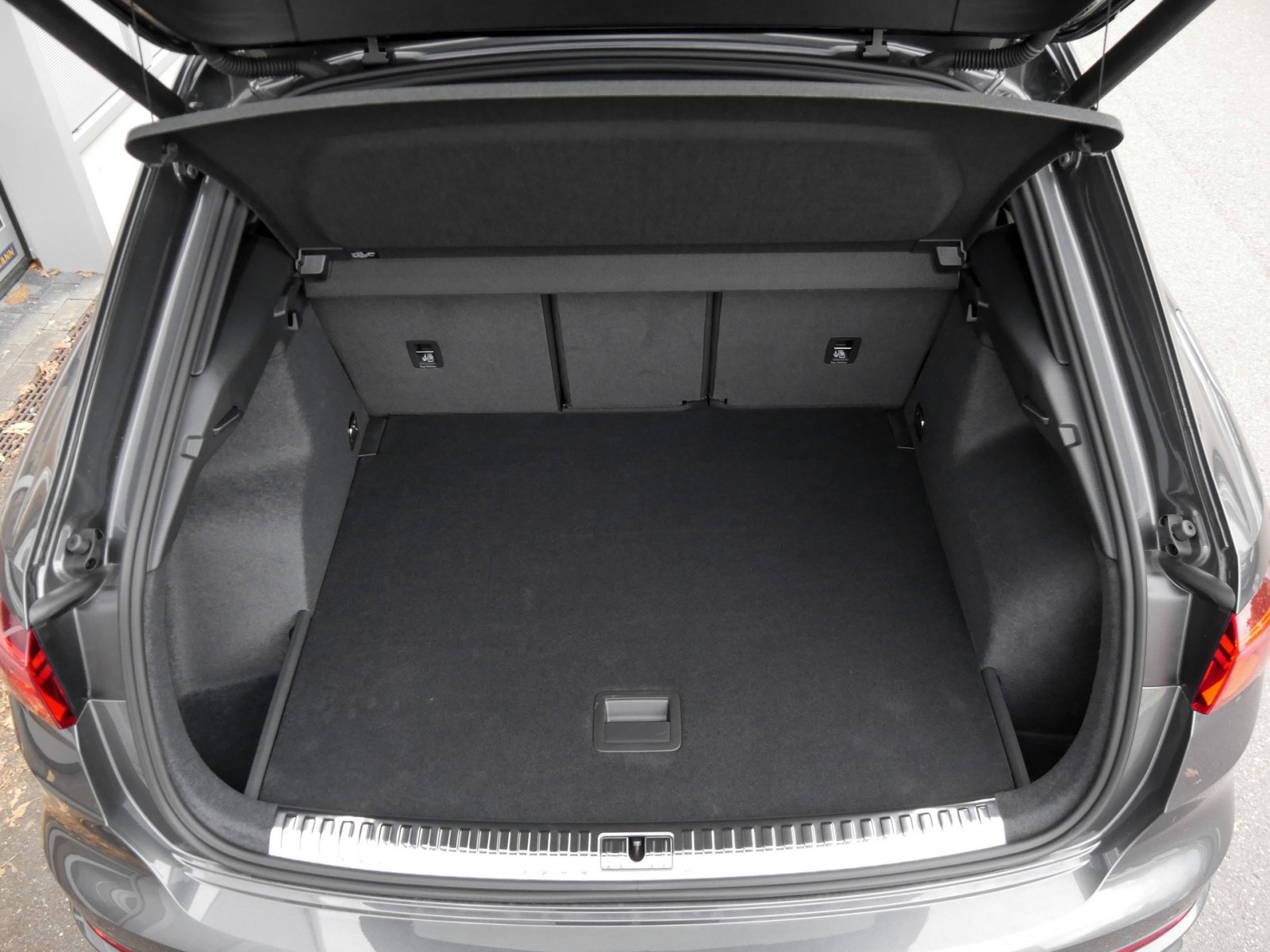 Audi Q3 35 TFSI S tronic S Line Pano+LED+SONOS+AHK+2xSLine+Klima+