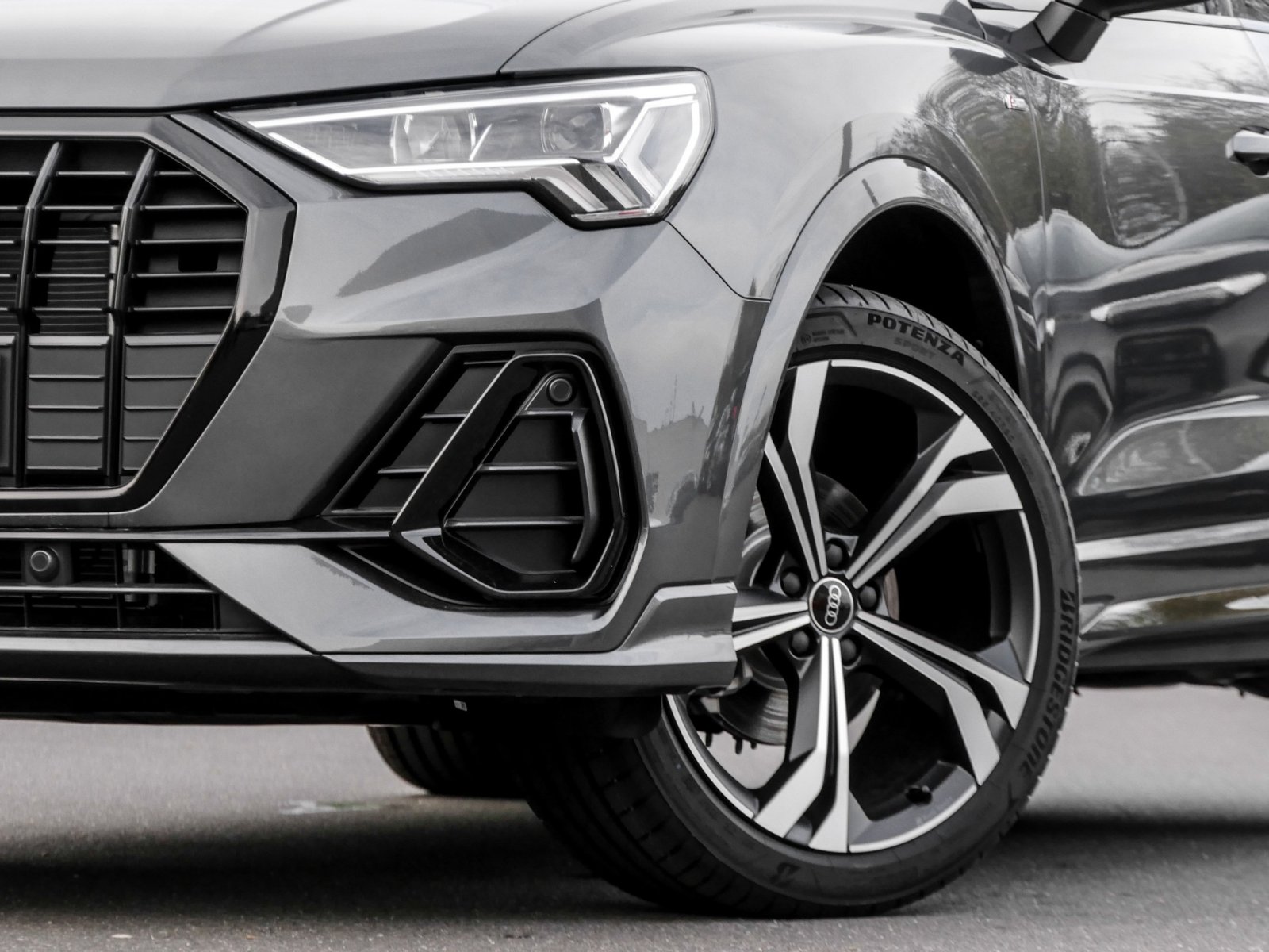 Audi Q3 35 TFSI S tronic S Line Pano+LED+SONOS+AHK+2xSLine+Klima+