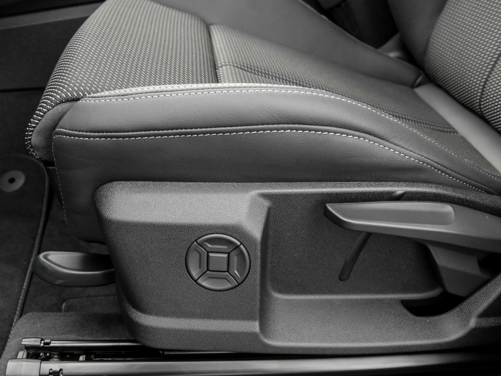 Audi Q3 35 TFSI S tronic S Line Kamera+AHK+LED+APS+Optikpaket+