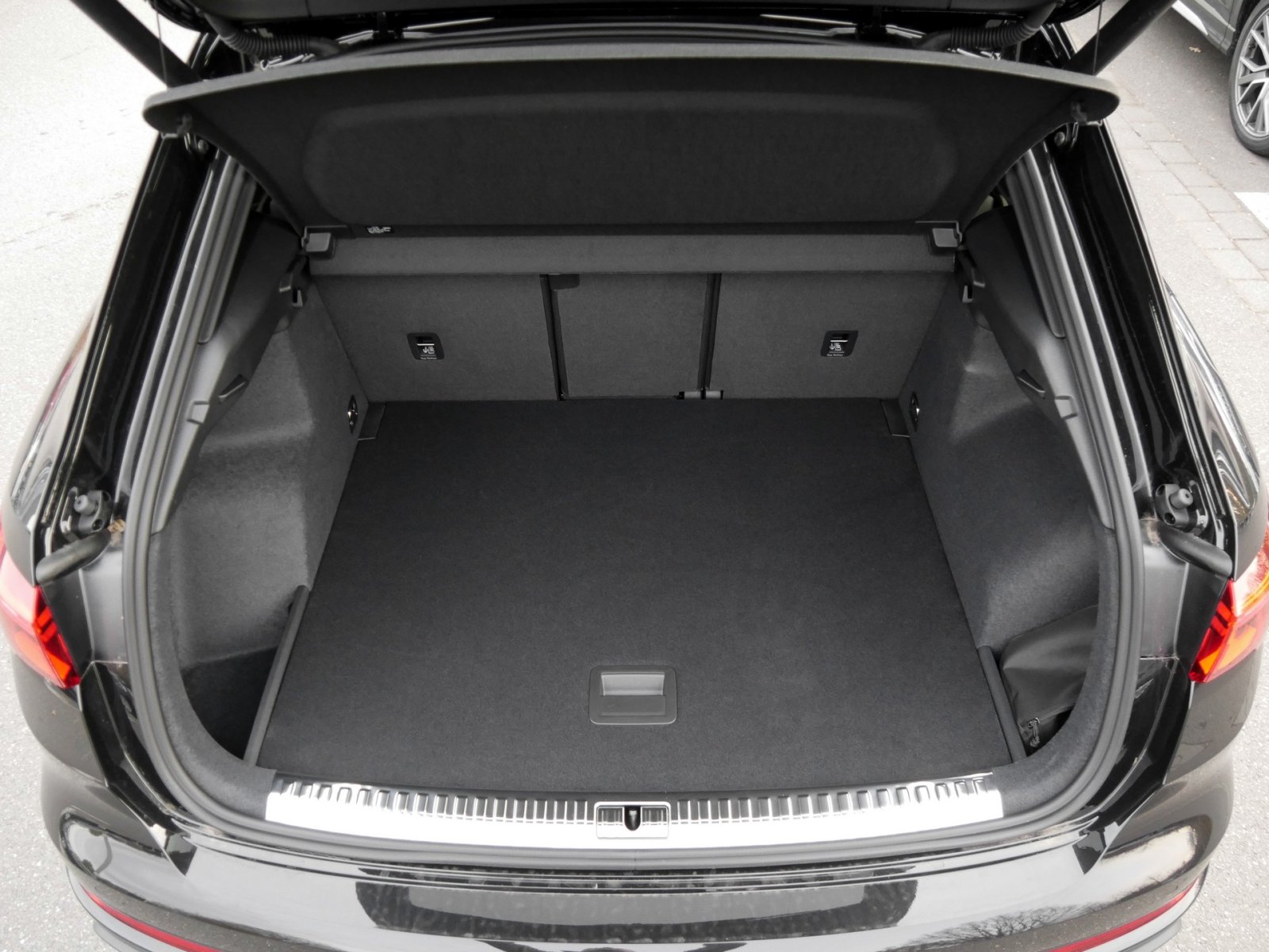 Audi Q3 35 TFSI S tronic S Line Kamera+AHK+LED+APS+Optikpaket+