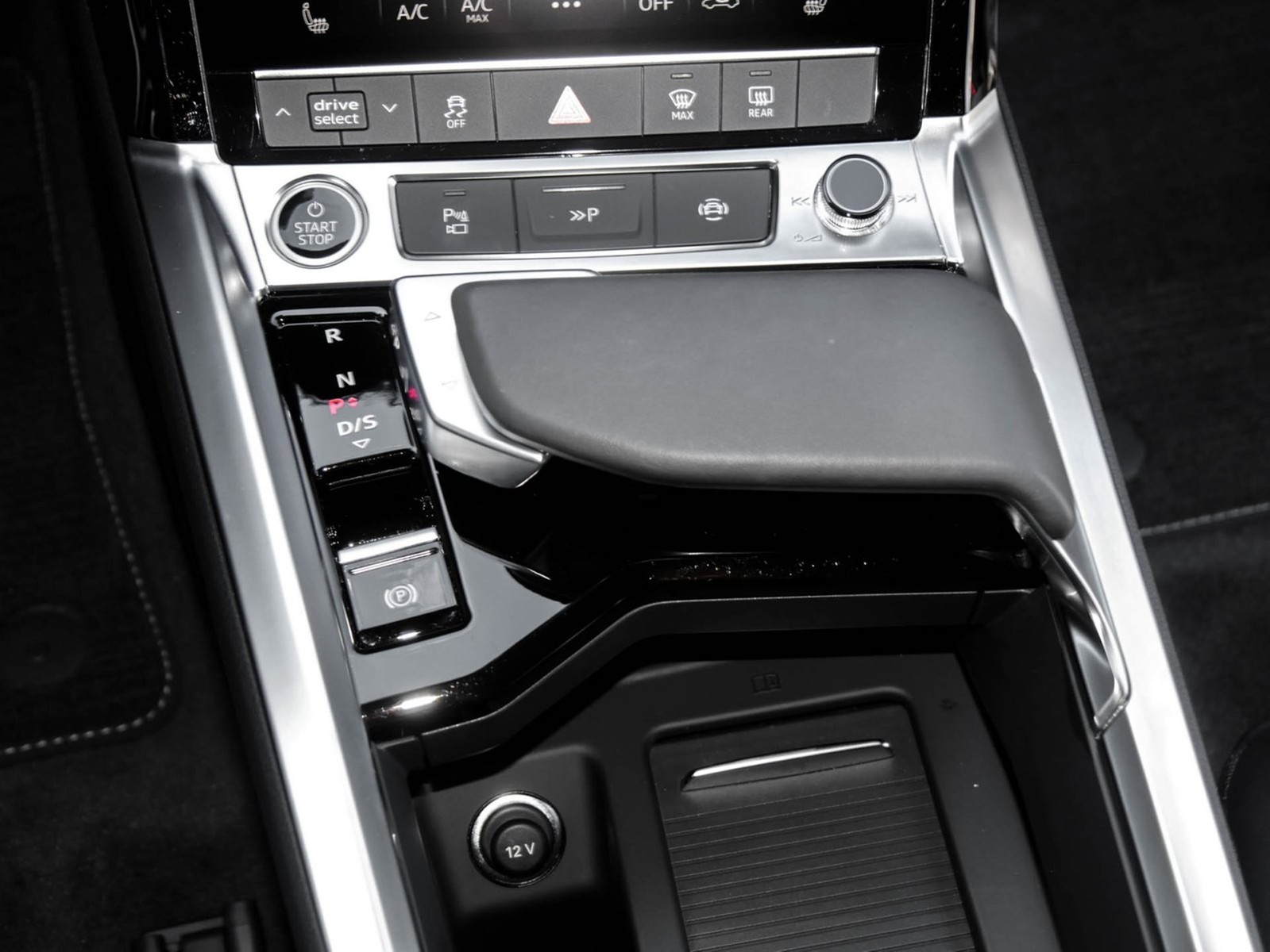 Audi Q8 e-tron 50 quattro S LINE BLACKPAK 360CAM LM20