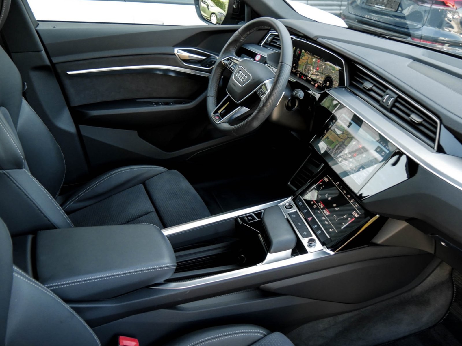 Audi Q8 e-tron 50 quattro S LINE BLACKPAK 360CAM LM20
