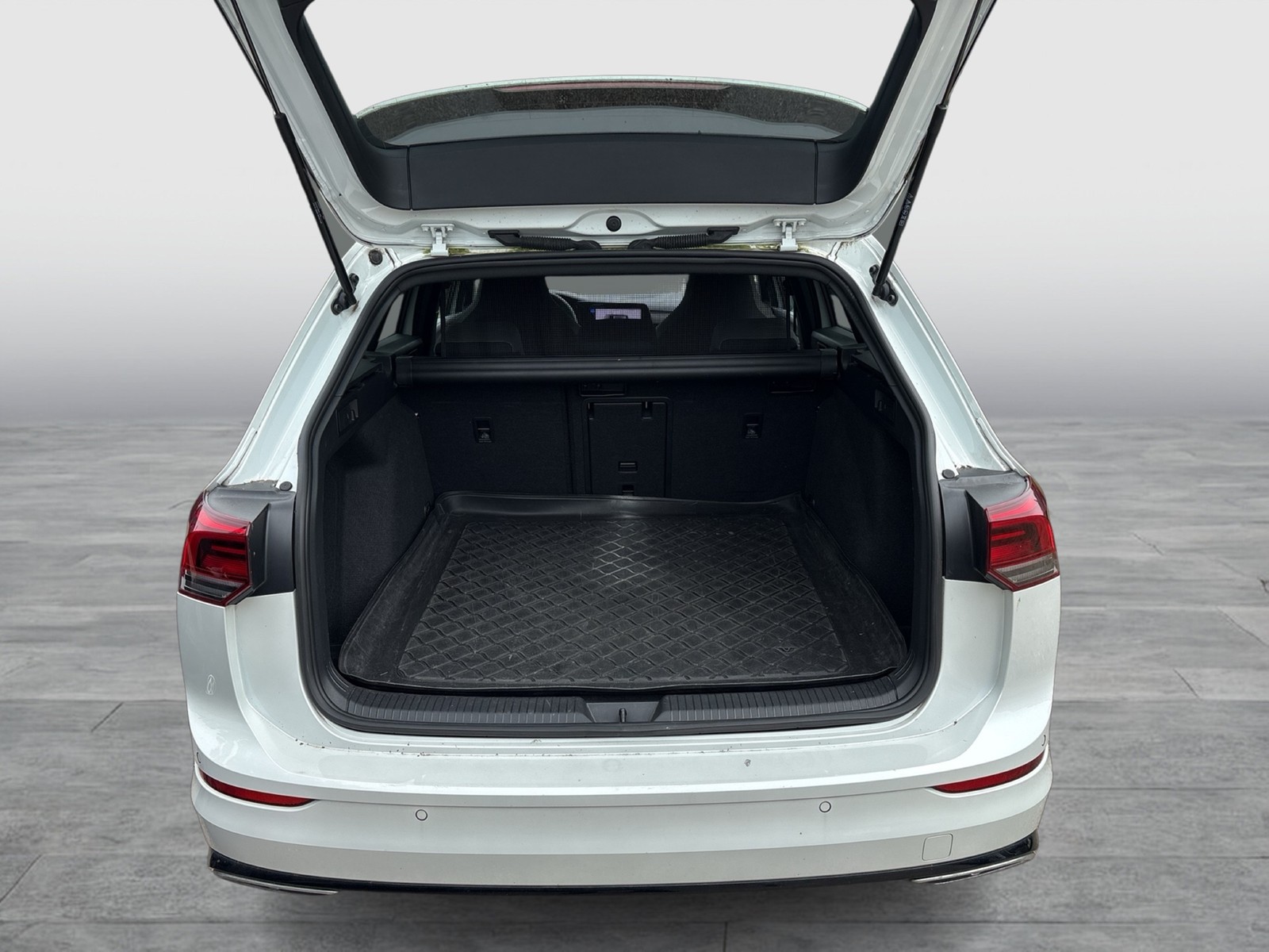 Volkswagen Golf Variant 1.5 R-LINE ACC LM18 NAVI