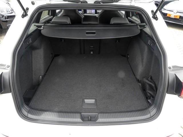 Volkswagen Golf Variant 1.5 R-LINE ACC LM18 NAVI