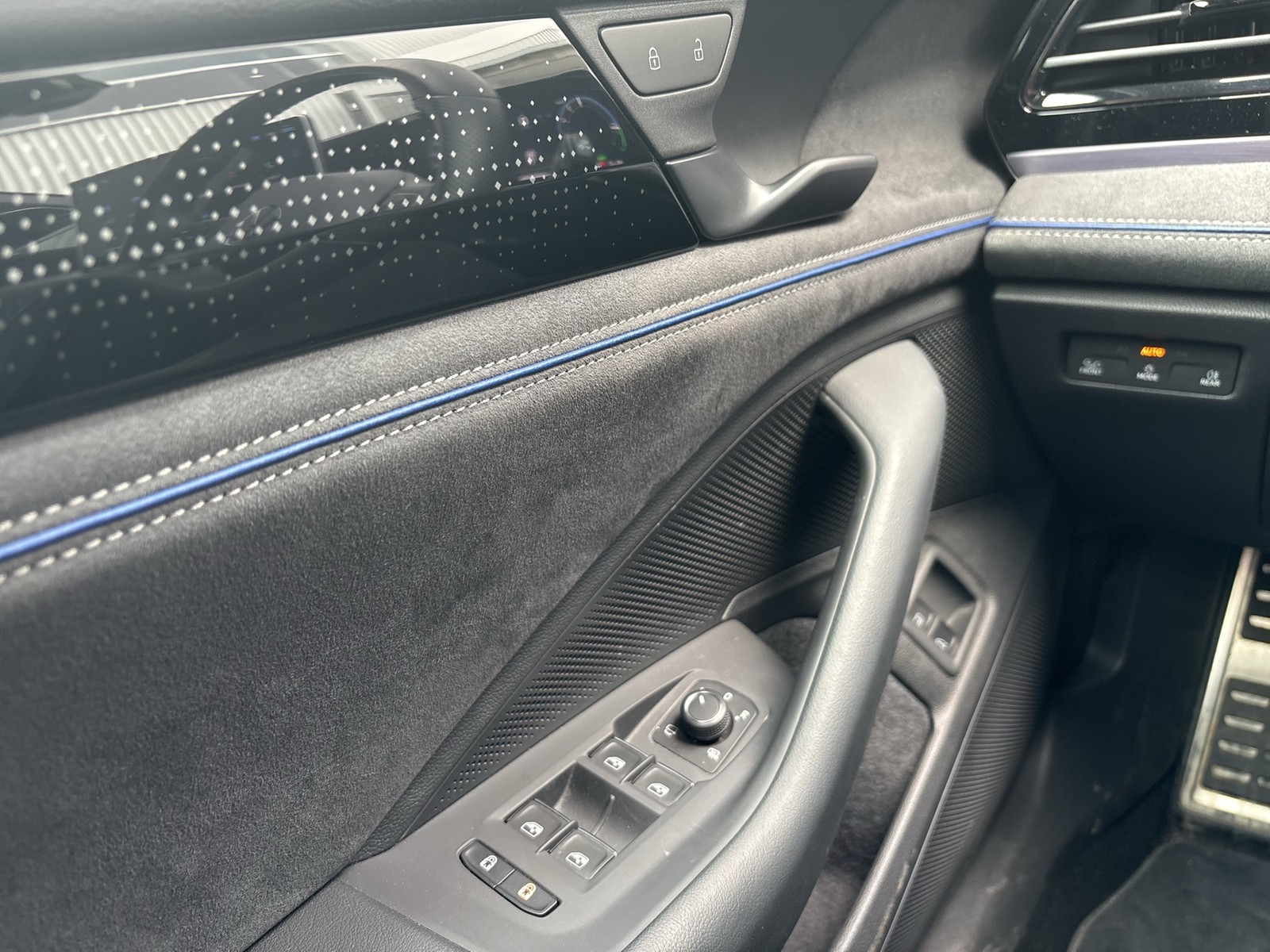 Volkswagen Passat Variant 1.5 HYBRID R-LINE LEDER PANO LM19