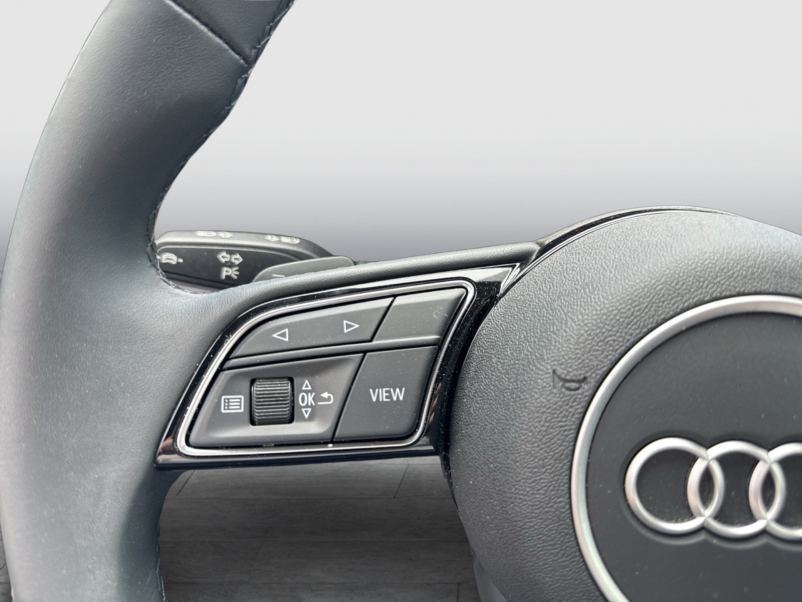 Audi A3 Sportback 35 AHK CAM ACC E-KLAPPE NAVI+ LM17