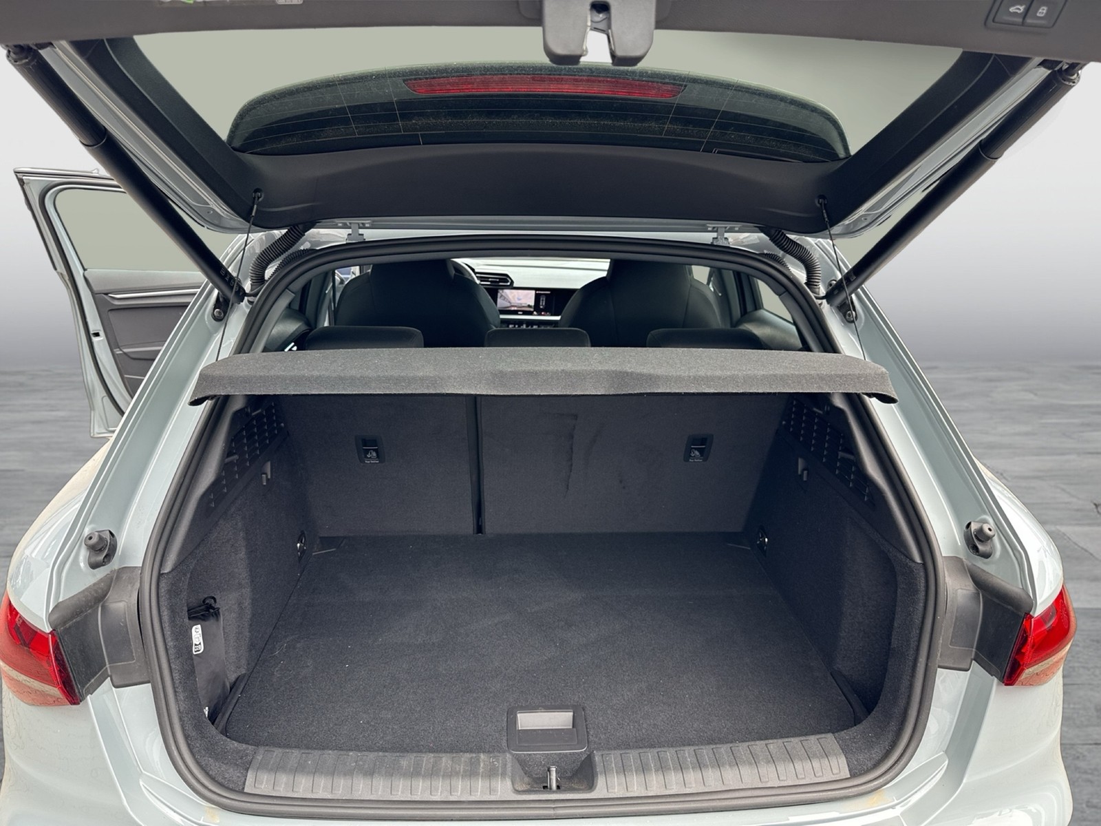 Audi A3 Sportback 35 AHK CAM ACC E-KLAPPE NAVI+ LM17