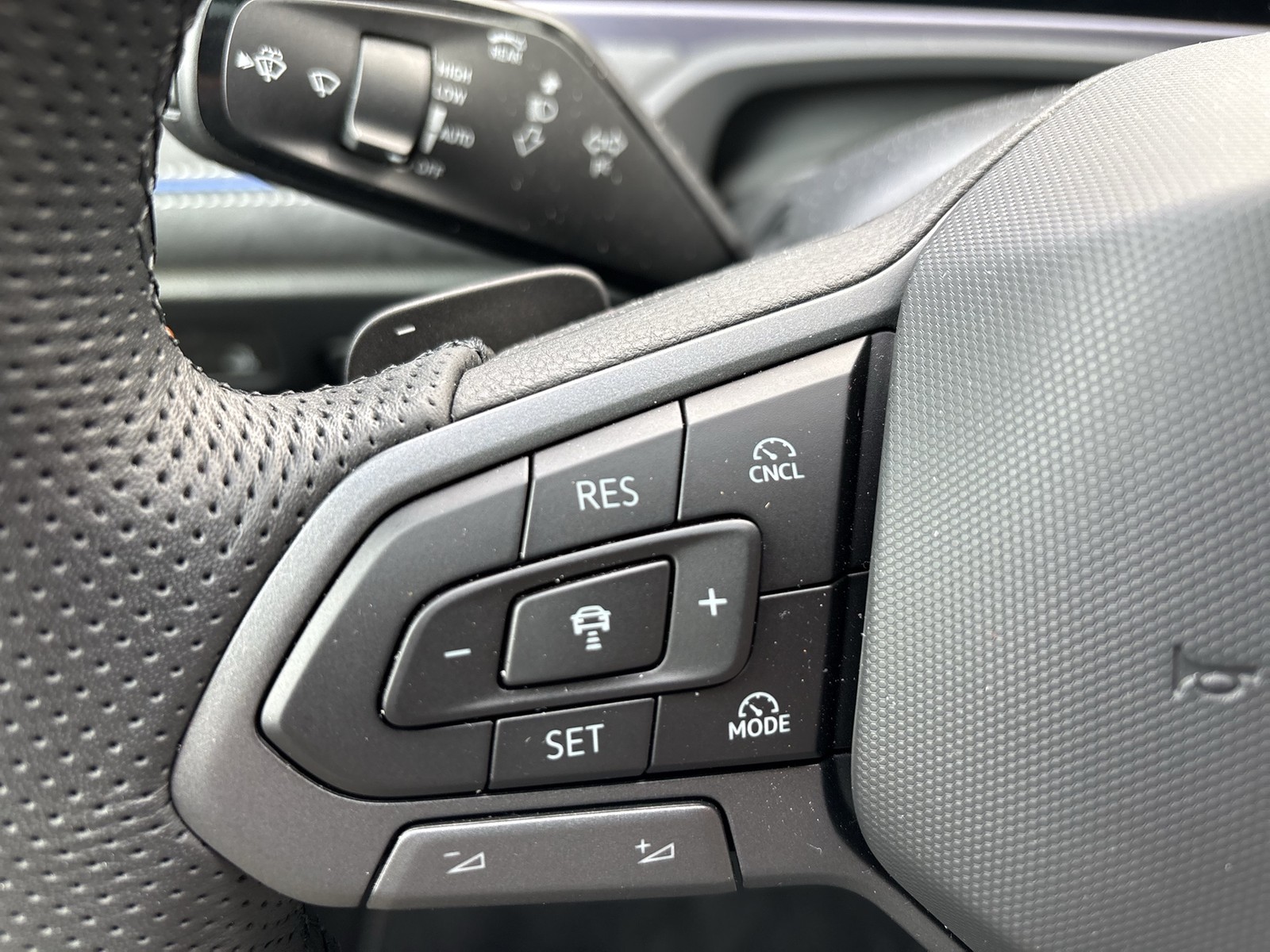 Volkswagen Passat Variant 1.5 HYBRID R-LINE LEDER PANO LM19