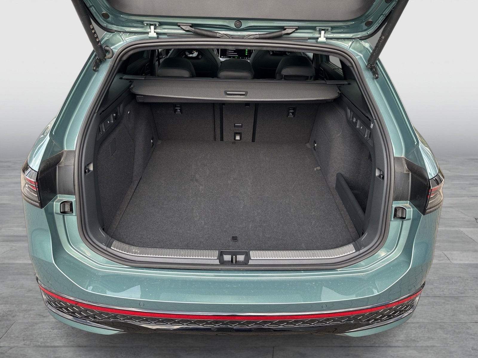 Volkswagen Passat Variant 1.5 HYBRID R-LINE LEDER PANO LM19