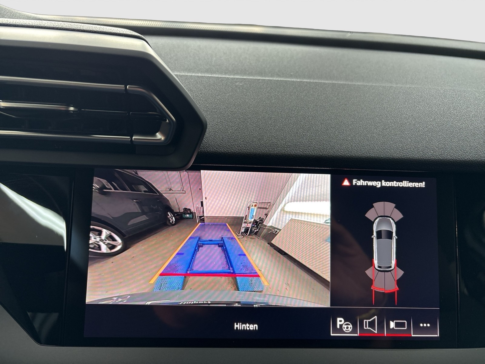 Audi A3 Sportback 35 AHK CAM ACC E-KLAPPE NAVI+ LM17