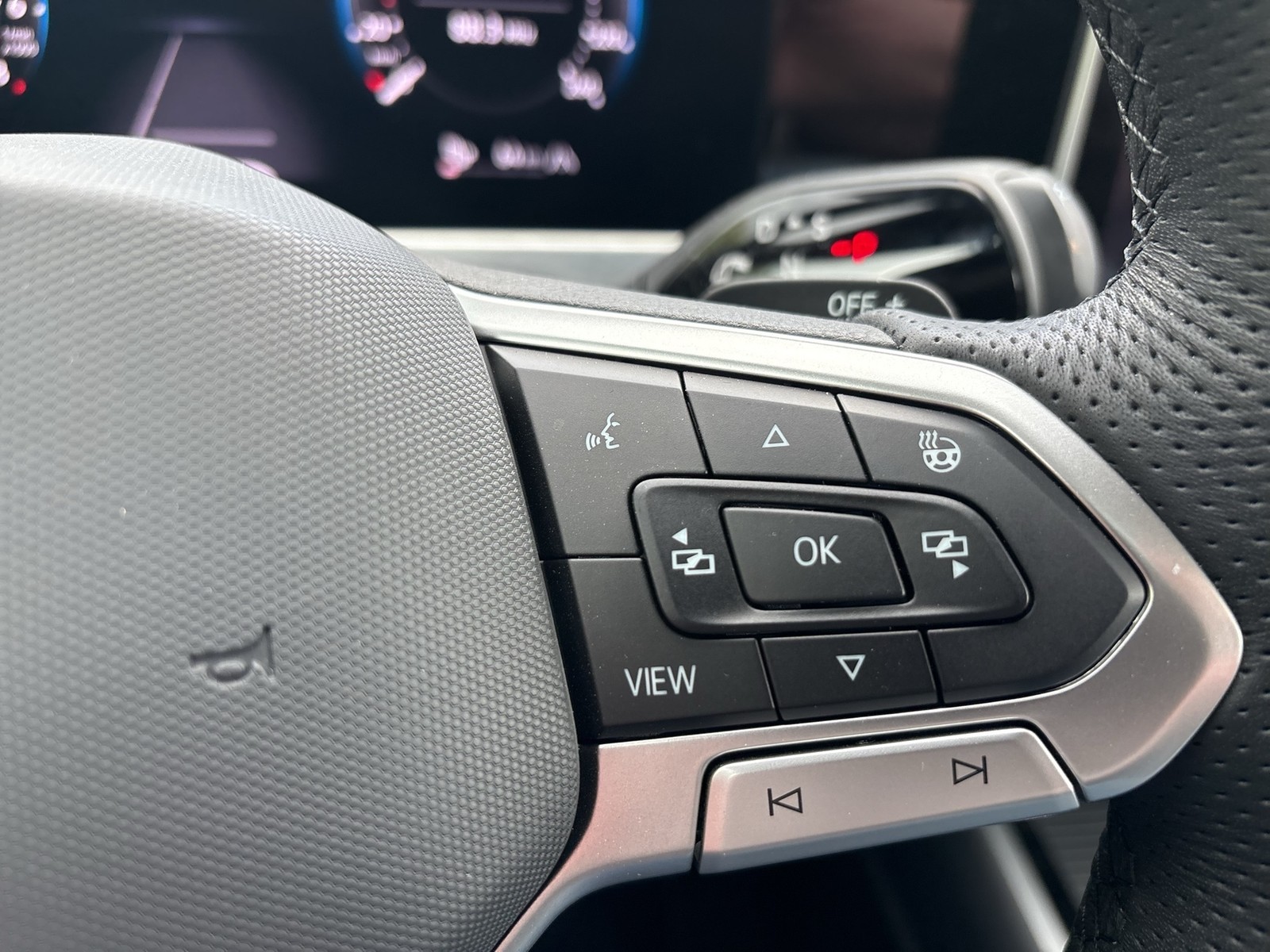 Volkswagen Passat Variant 1.5 HYBRID R-LINE BLACKSTYLE PANO