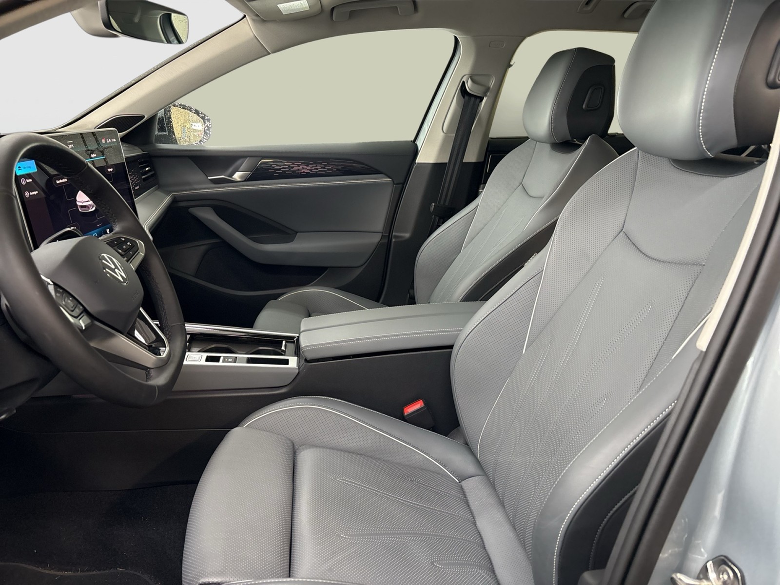Volkswagen Passat Variant 1.5 HYBRID ELEGANCE LEDER PANO