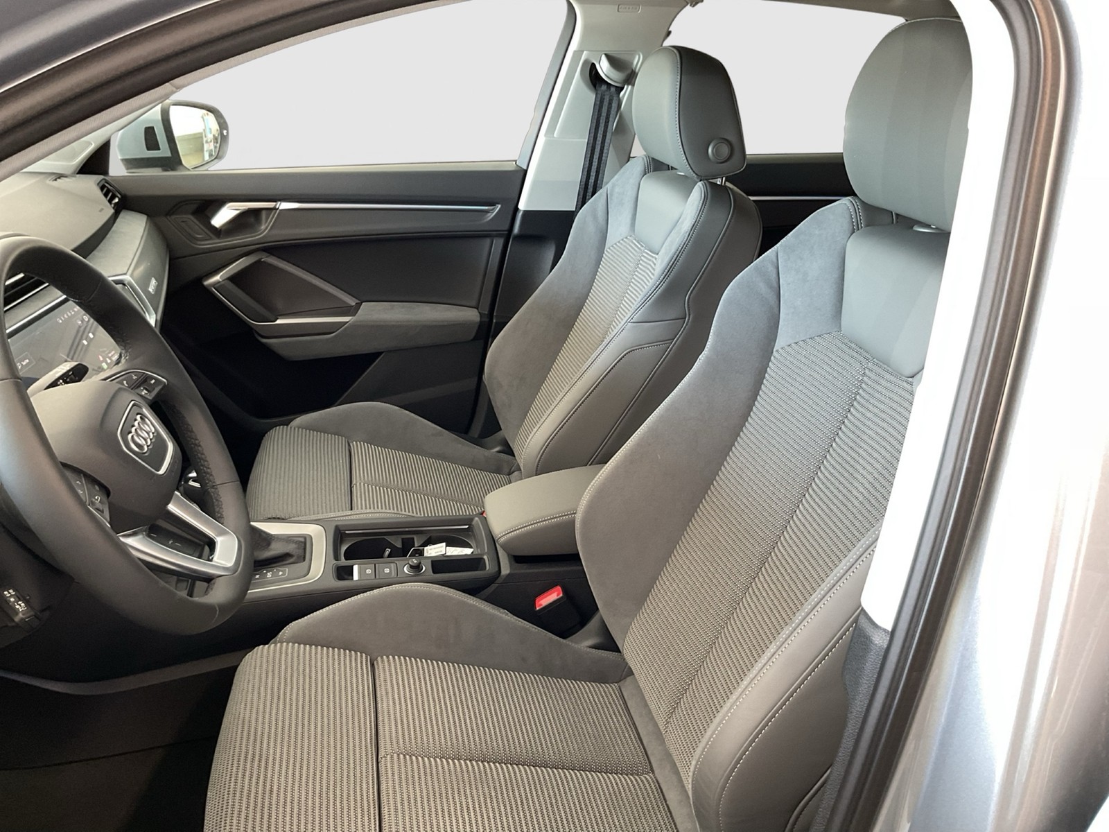 Audi Q3 45 quattro advanced AHK ACC LM19 EKLAPPE NAVI+