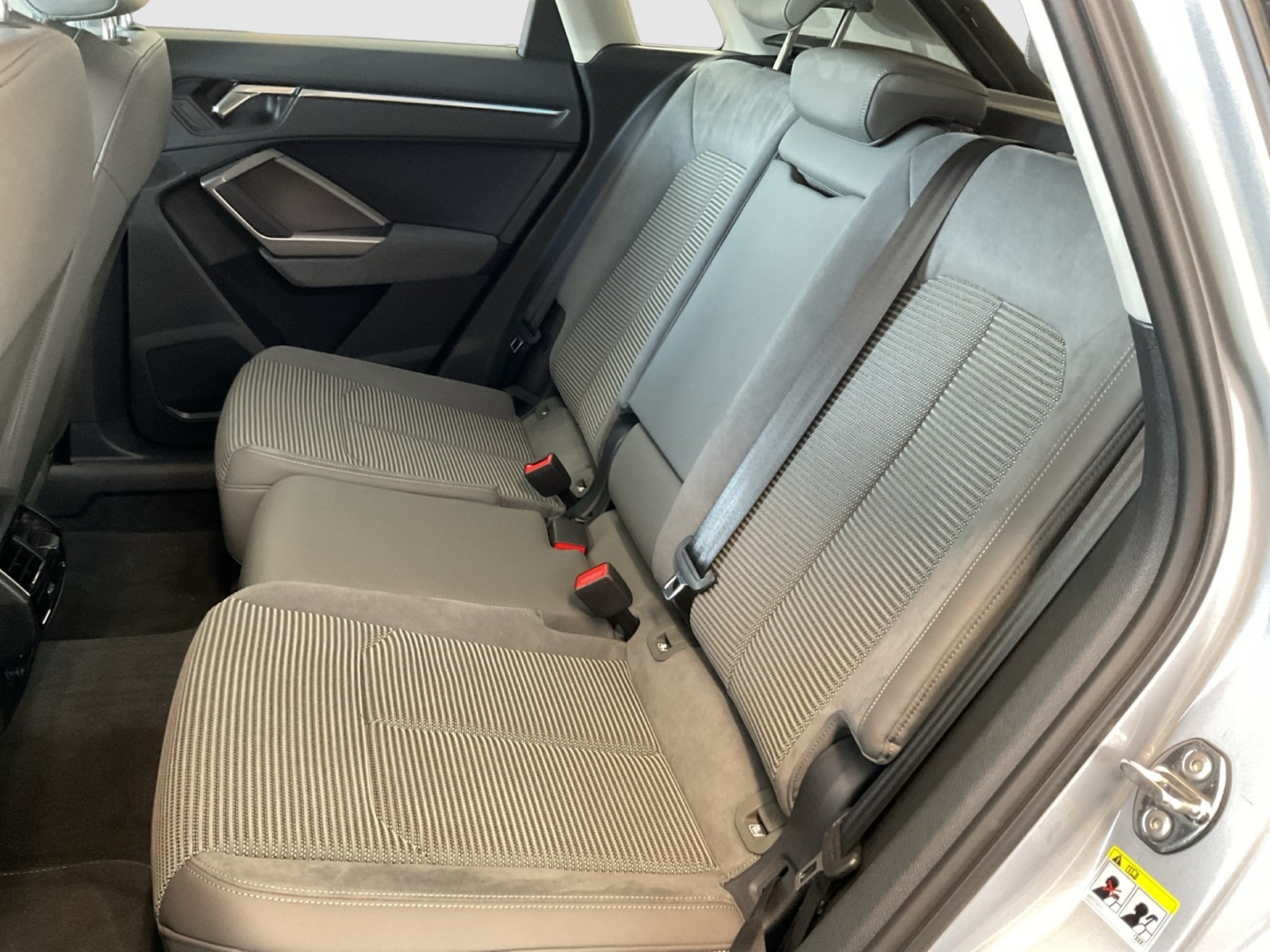 Audi Q3 45 quattro advanced AHK ACC LM19 EKLAPPE NAVI+