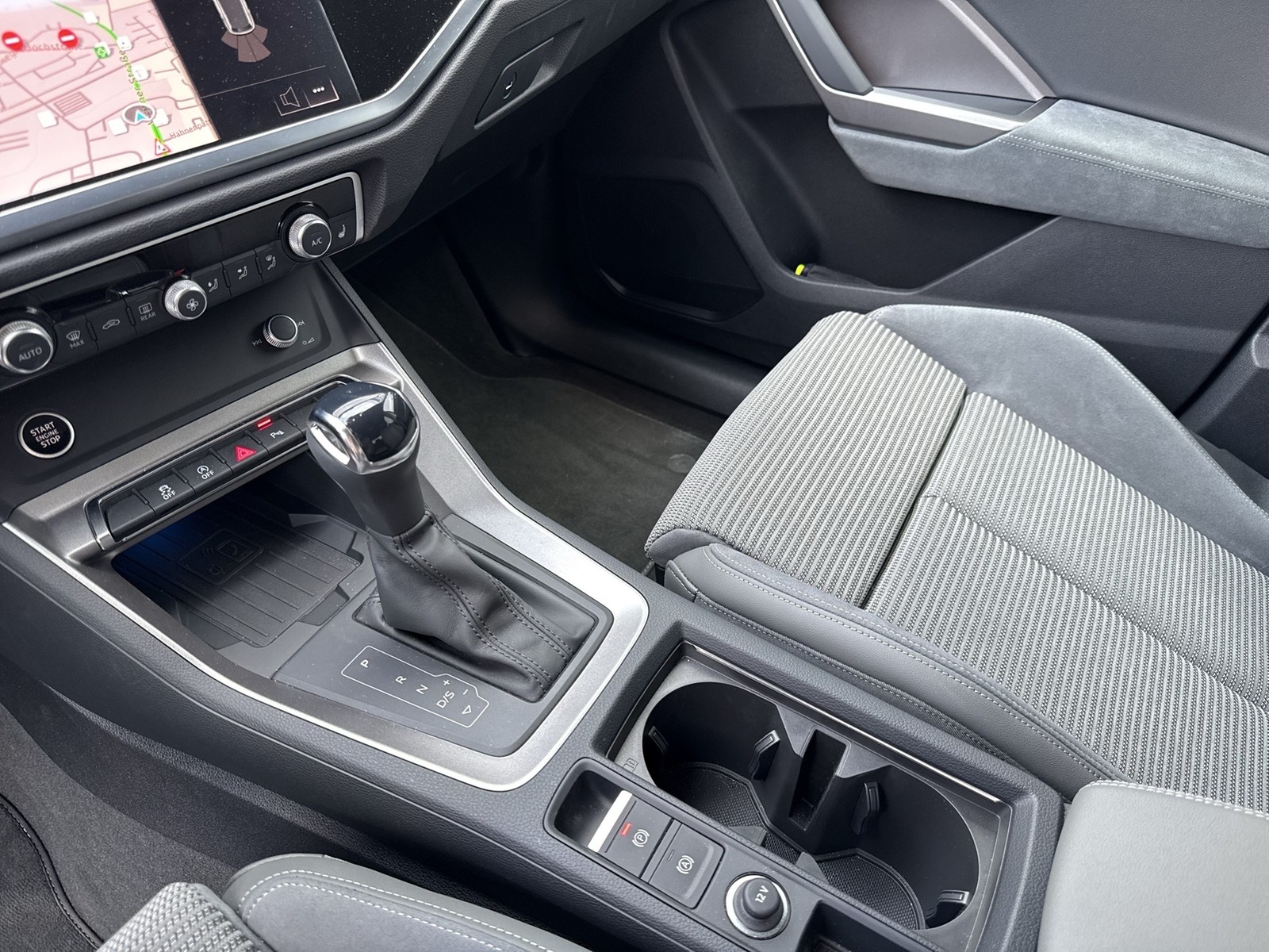 Audi Q3 45 quattro advanced AHK ACC LM19 EKLAPPE NAVI+