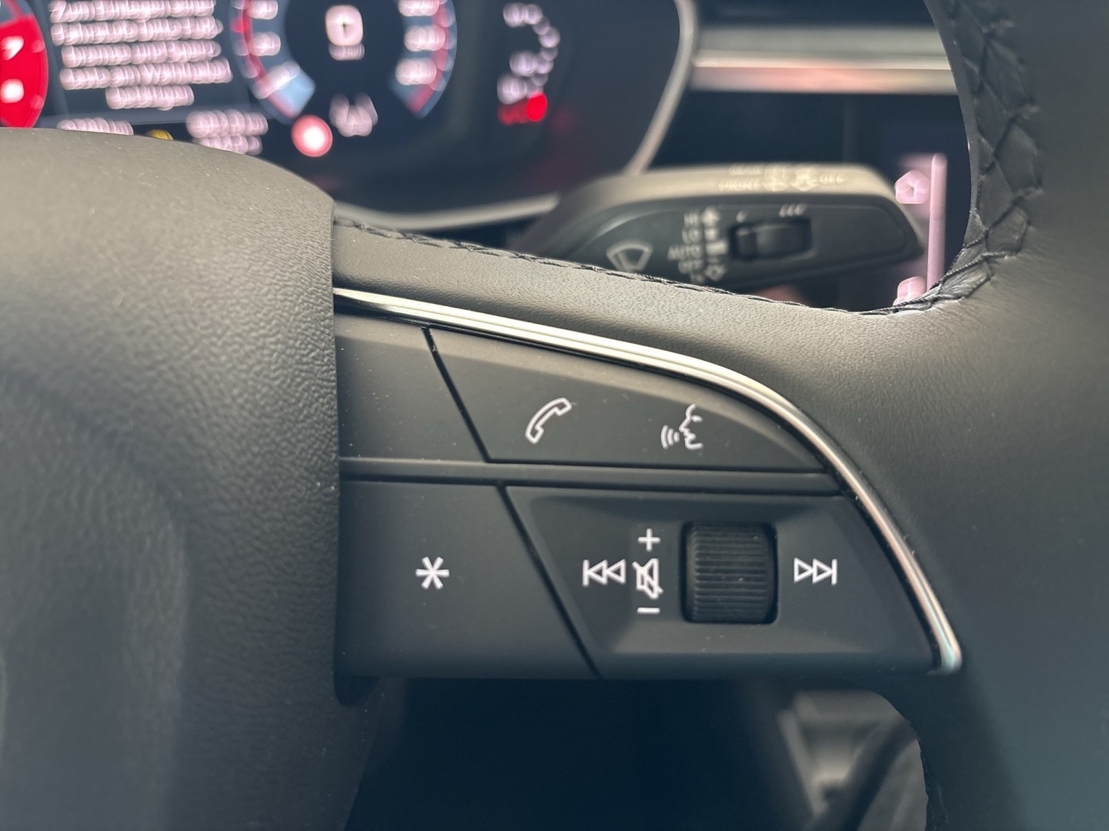 Audi Q3 45 quattro advanced AHK ACC LM19 EKLAPPE NAVI+