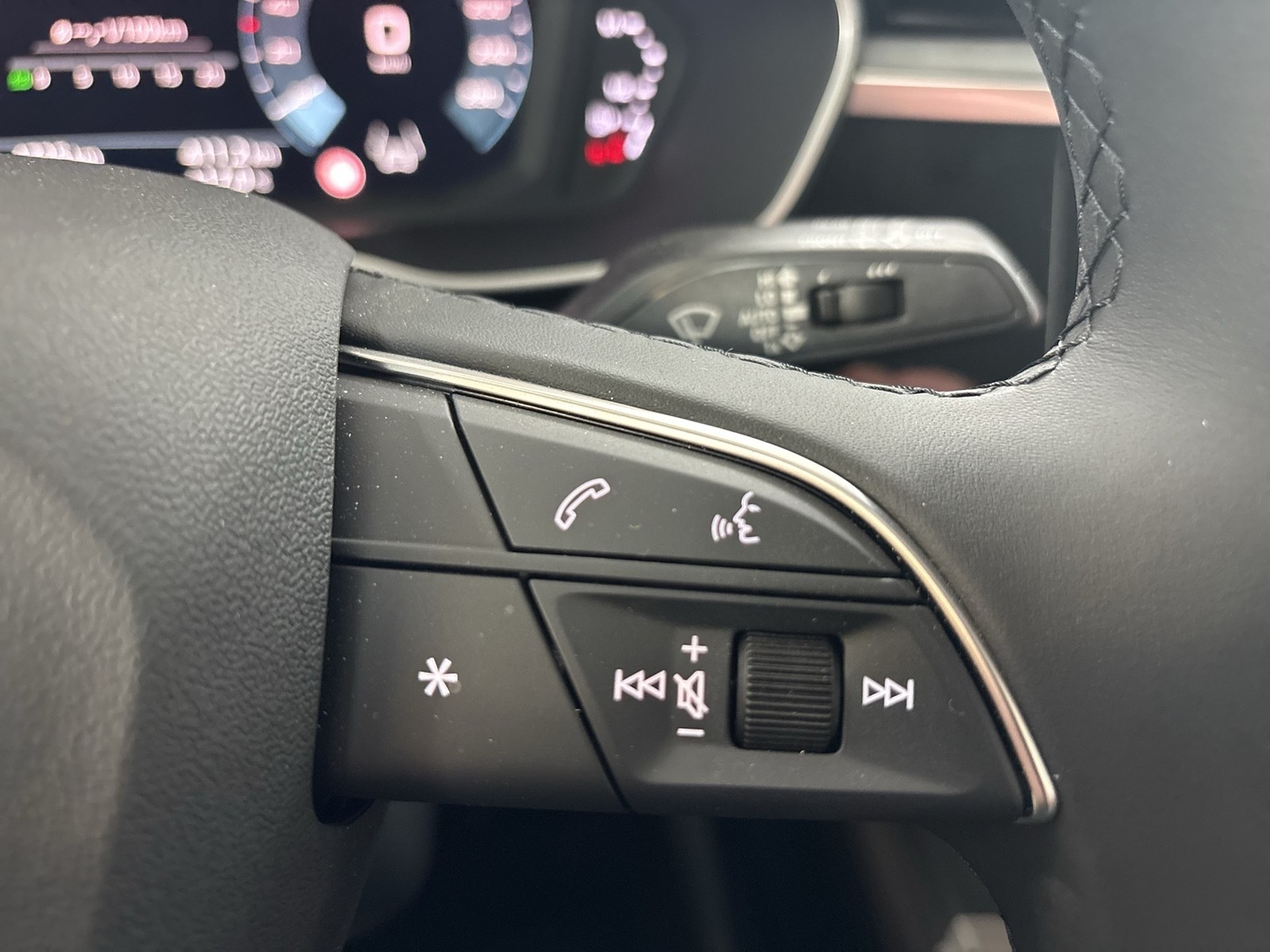 Audi Q3 45 quattro advanced AHK ACC LM19 EKLAPPE NAVI+