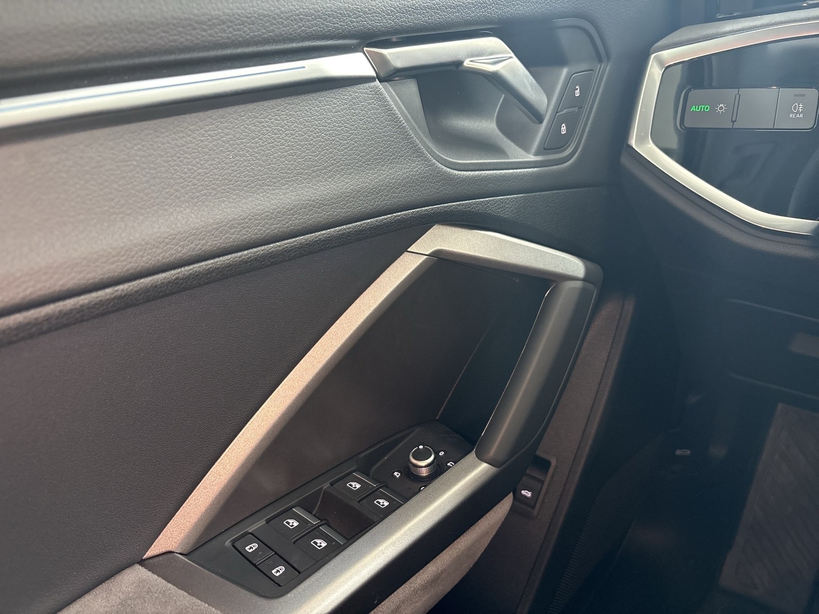 Audi Q3 45 quattro advanced AHK ACC LM19 EKLAPPE NAVI+