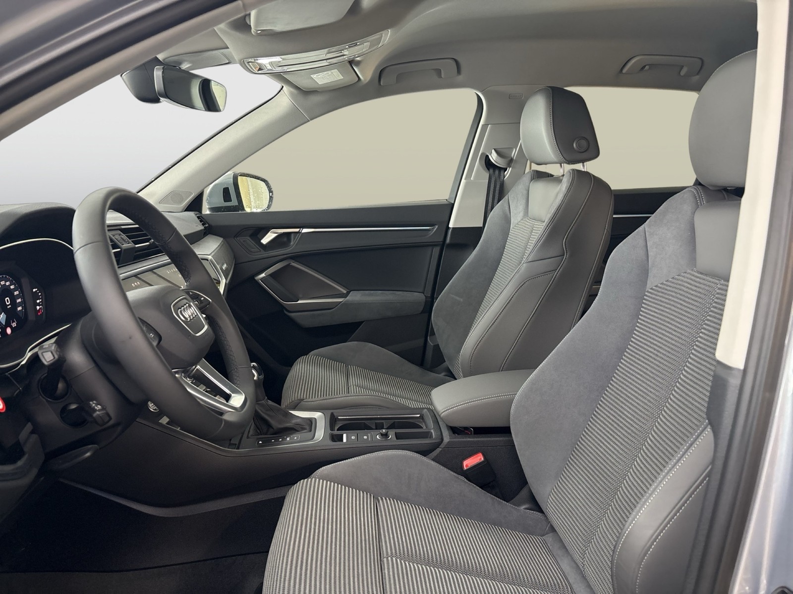 Audi Q3 45 quattro advanced AHK ACC LM19 EKLAPPE NAVI+