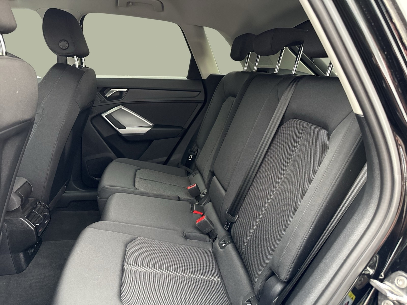 Audi Q3 40 quattro advanced AHK ACC LM19 EKLAPPE NAVI+